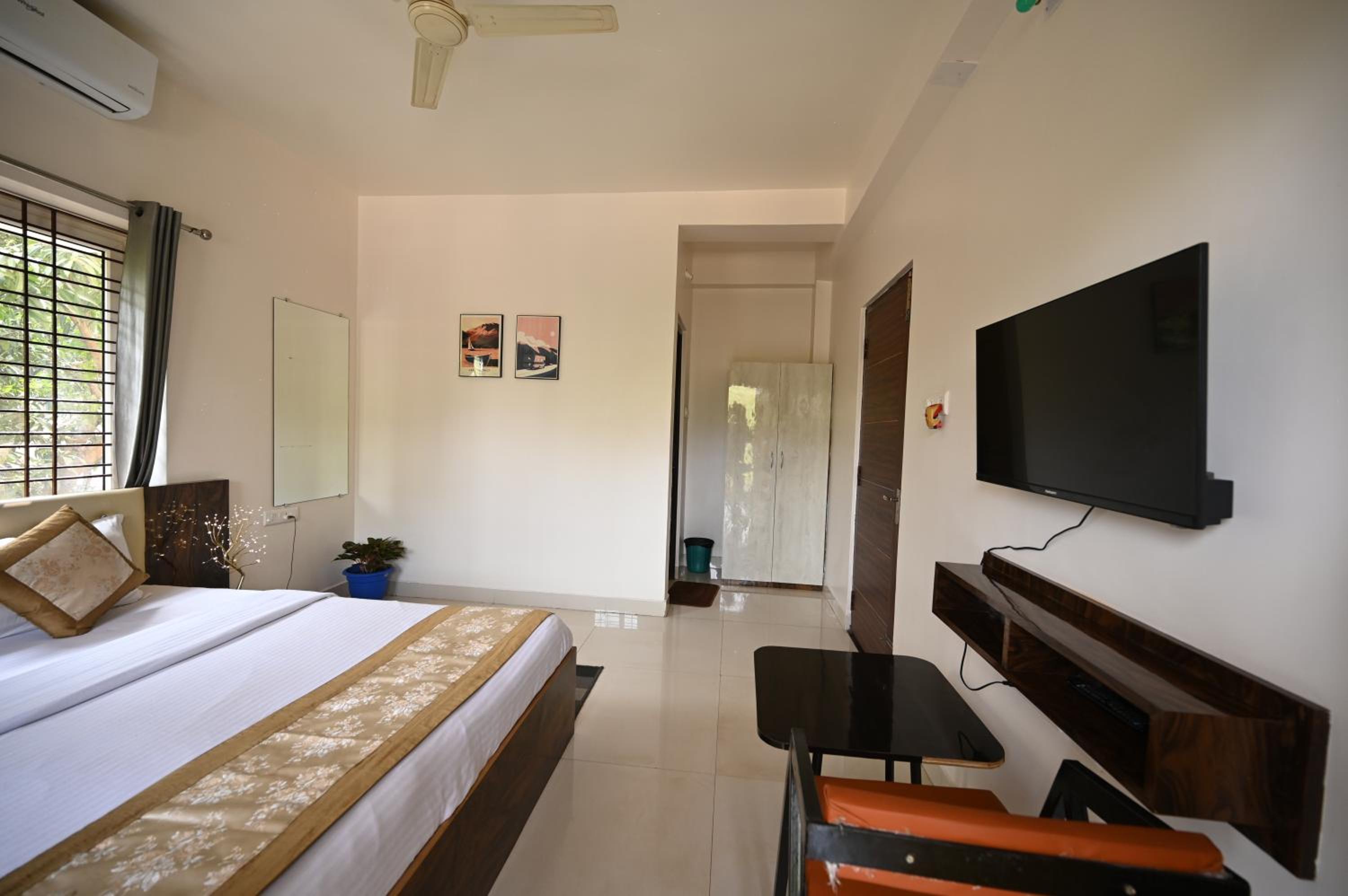Standard Room photo 2
