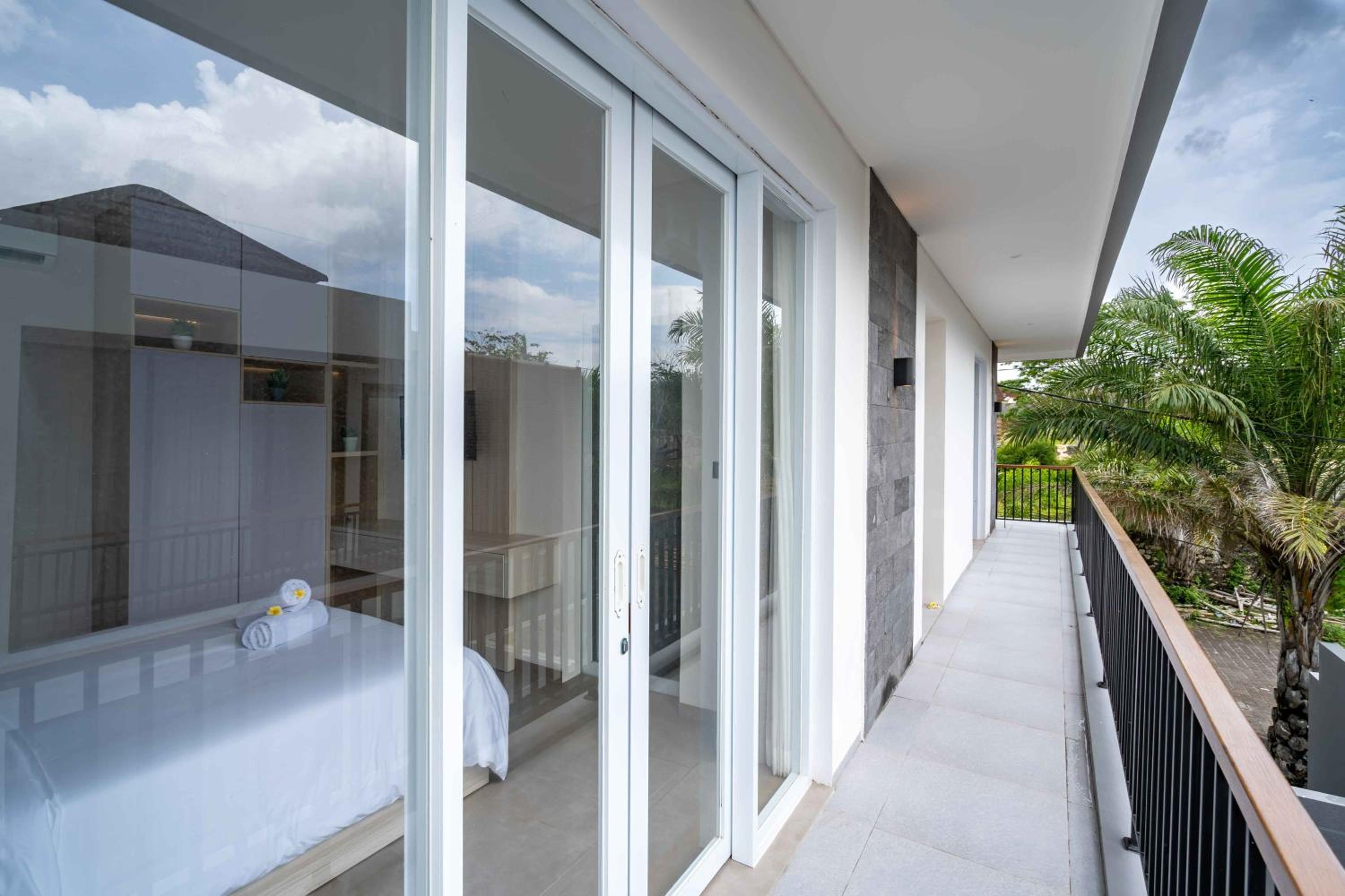 Three-Bedroom Villa photo 3