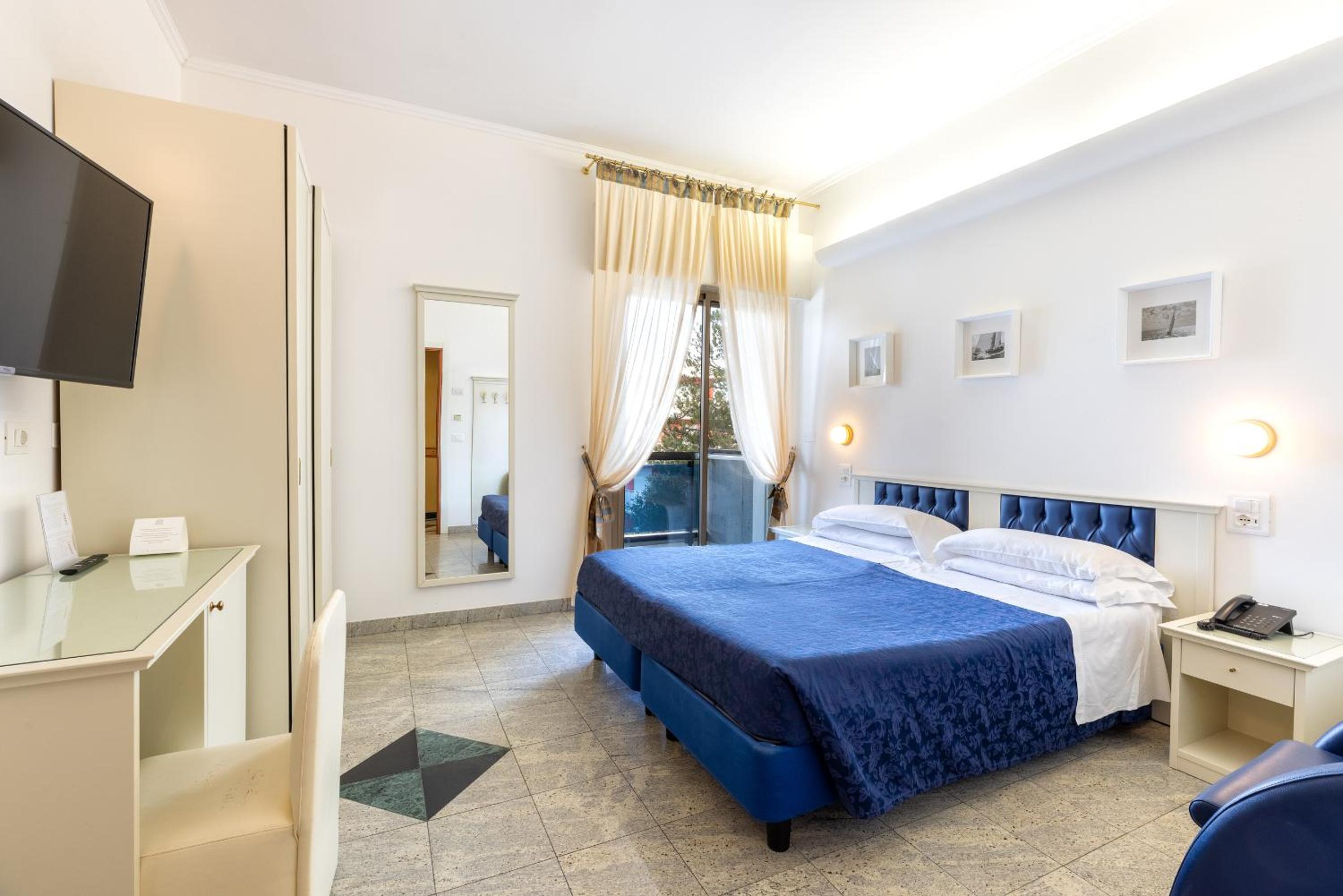 Classic Double or Twin Room - Photo 4