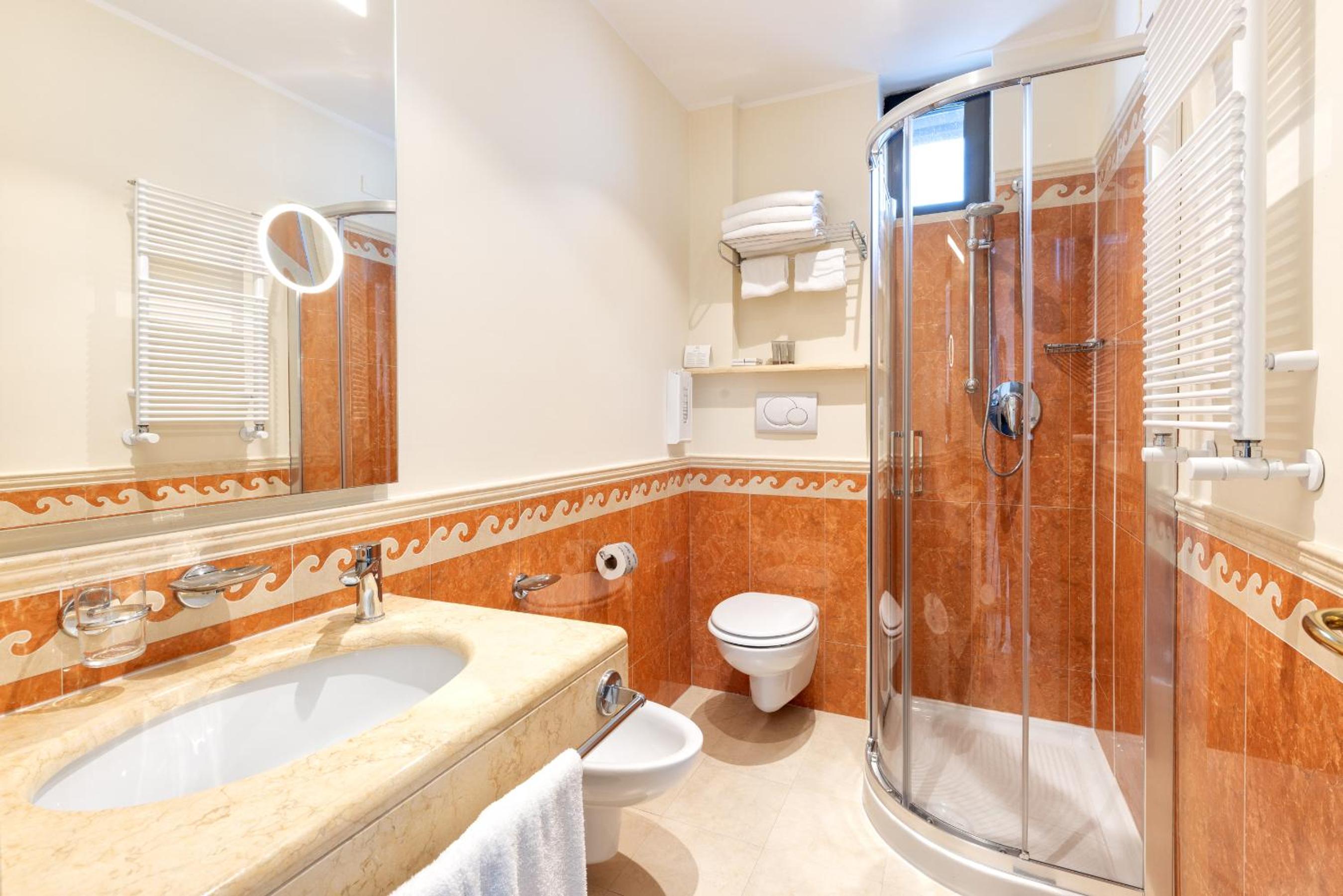 Superior Double or Twin Room - Photo 5