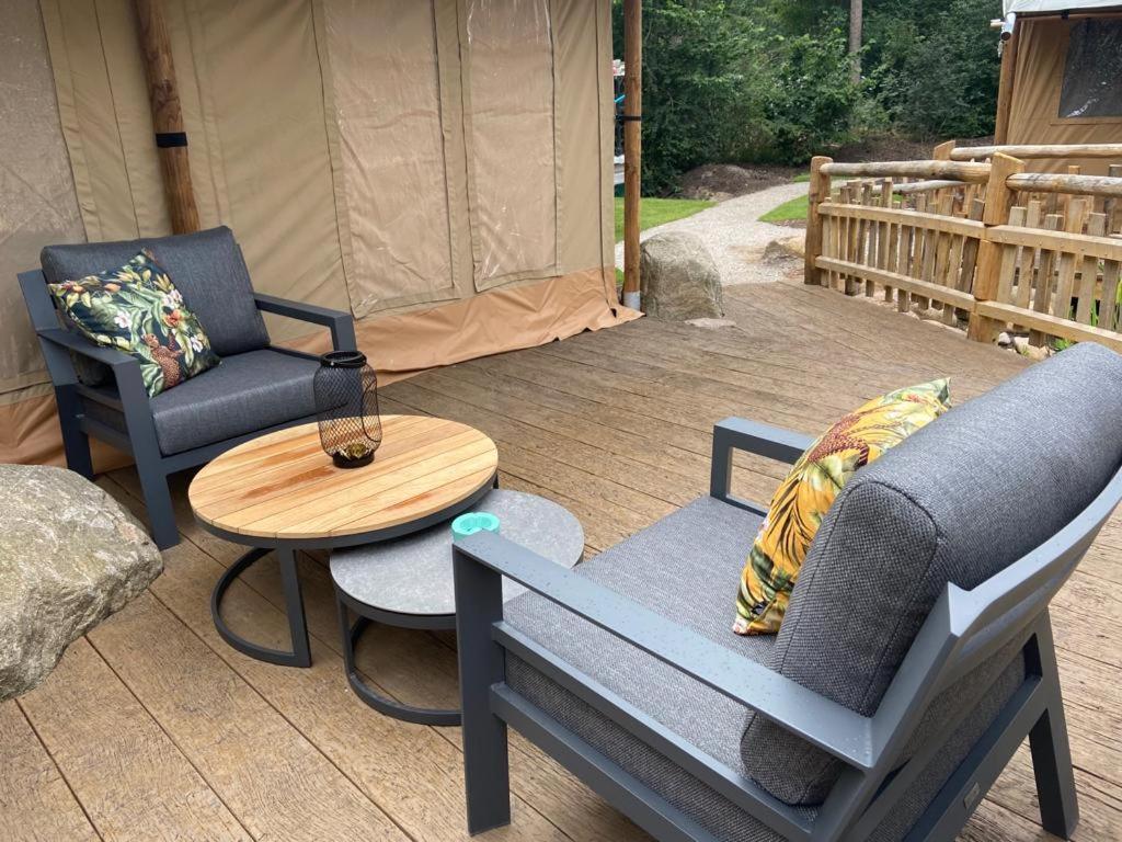 Tent 6 photo 2