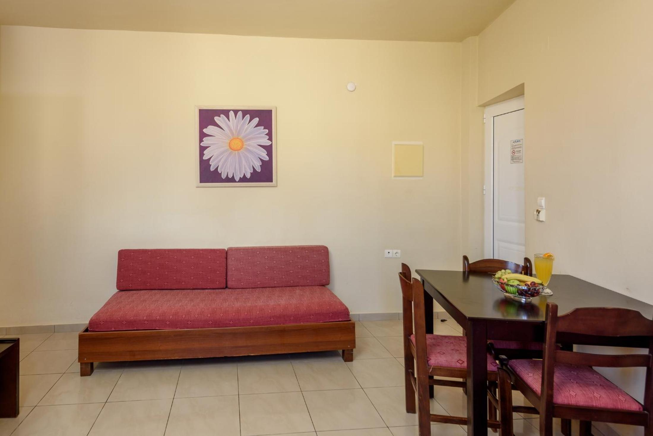 SUITE WITH PRIVATE PLUNGE POOL