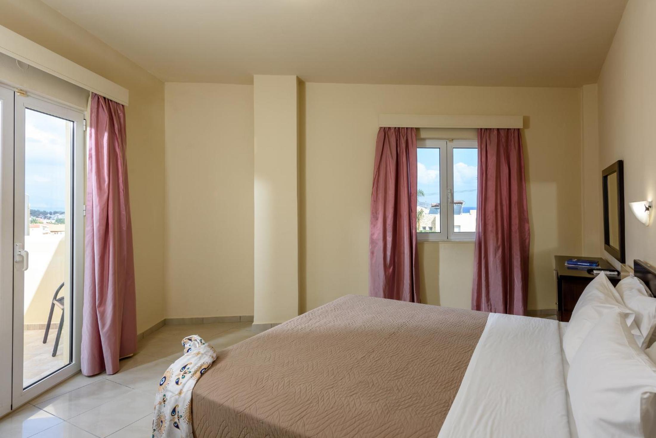 SUITE WITH PRIVATE PLUNGE POOL