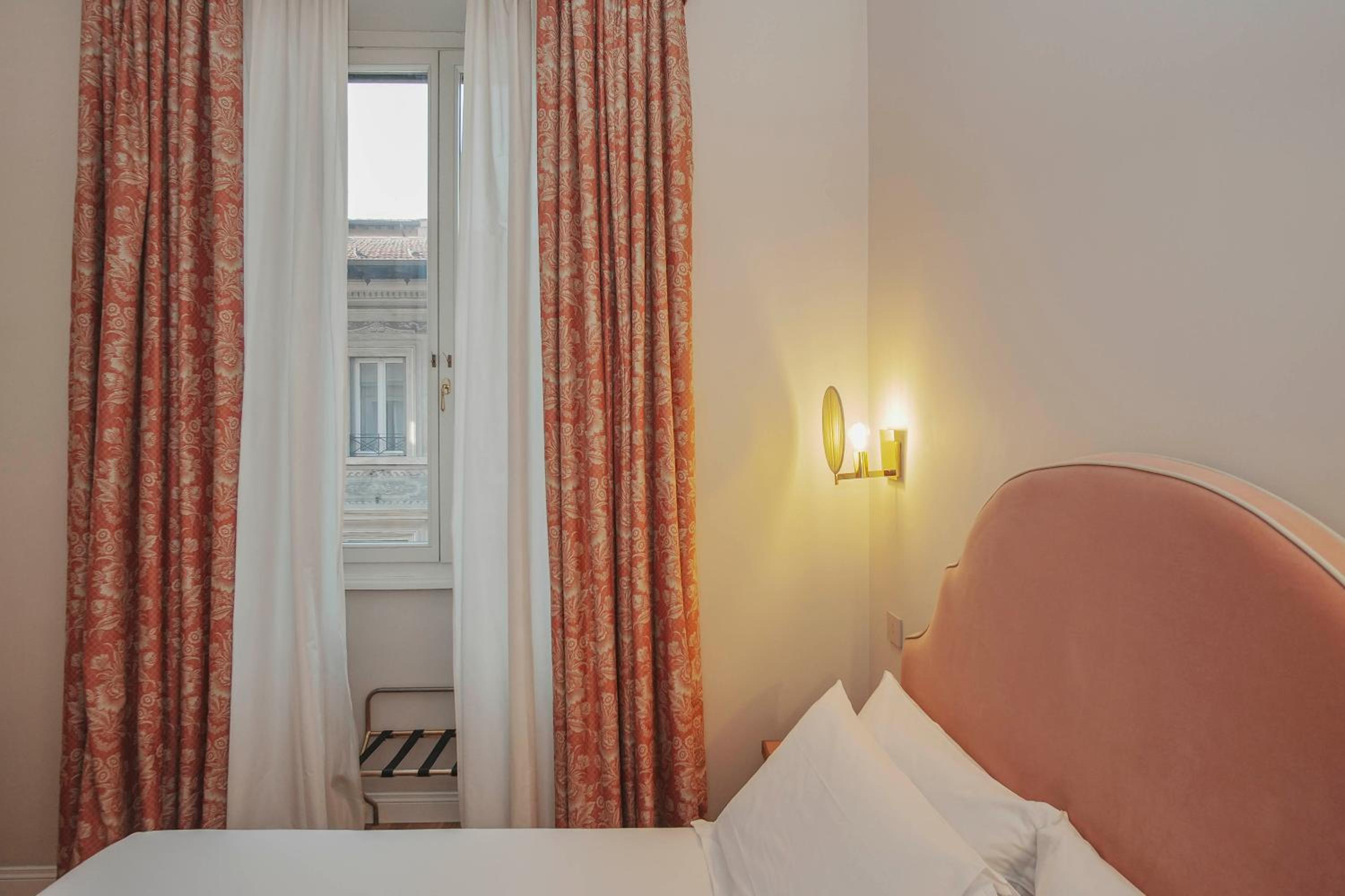 Superior Double or Twin Room photo 3