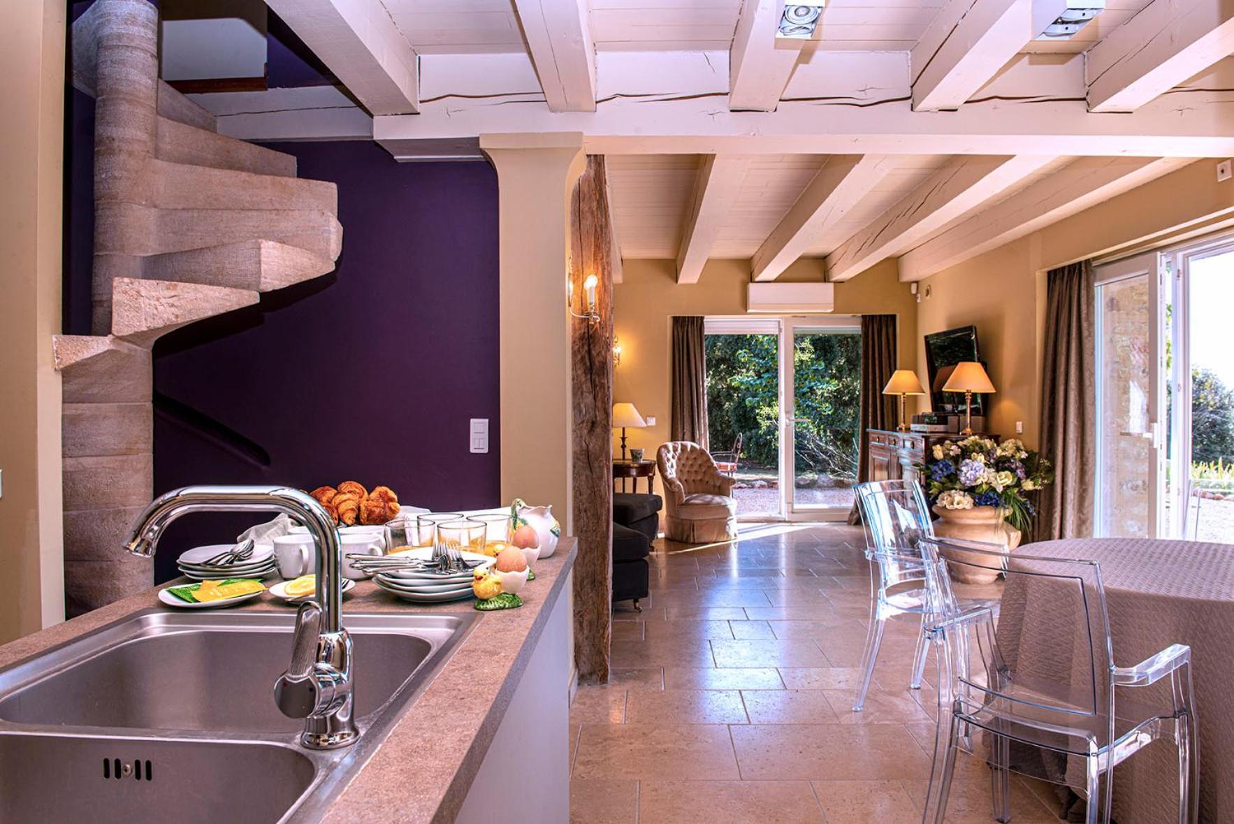 Four-Bedroom Villa with Four King Beds, Terrace, Private Pool and Valley View - Non-Smoking - Photo 10