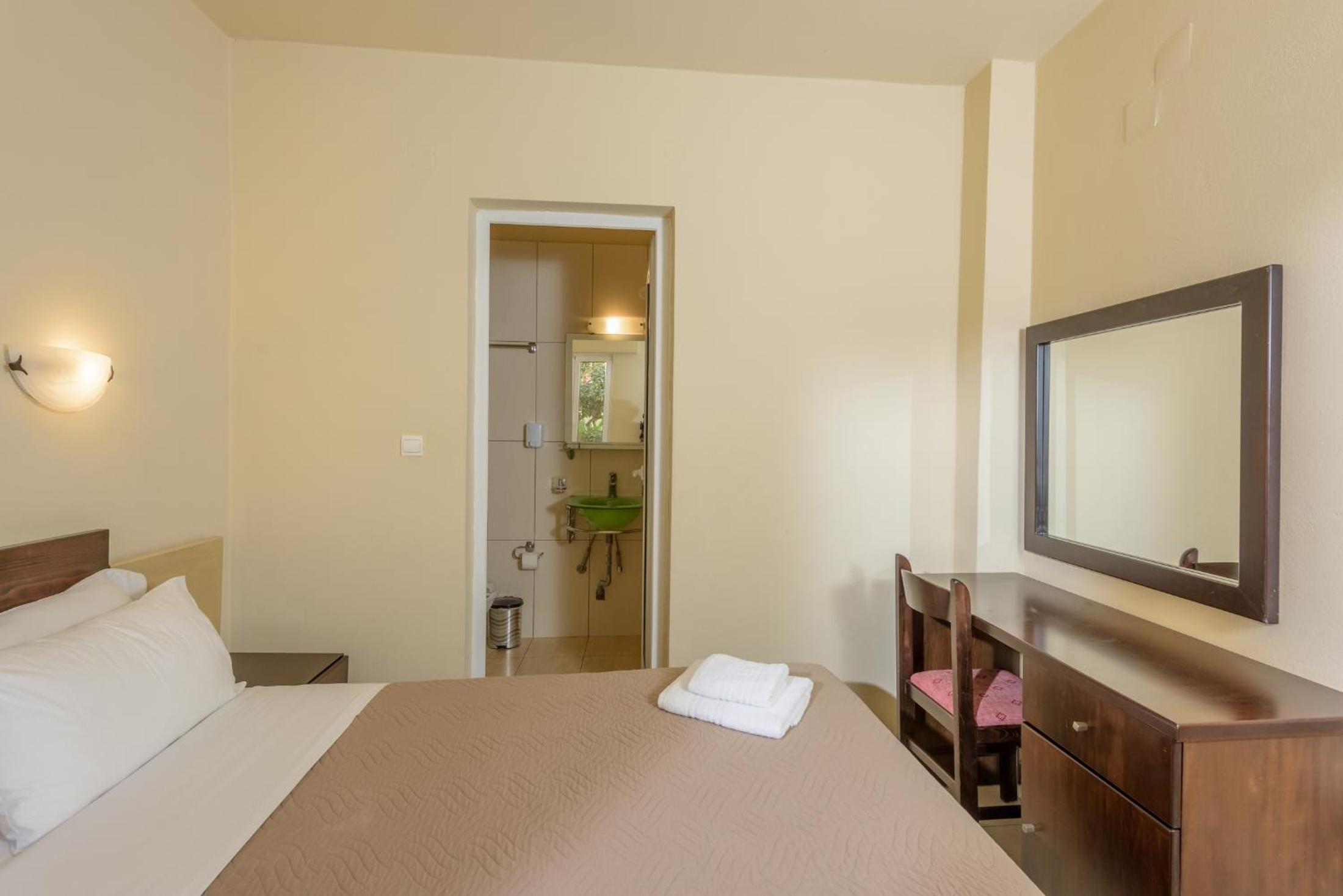 One-Bedroom Apartment with Sea View-Split Level