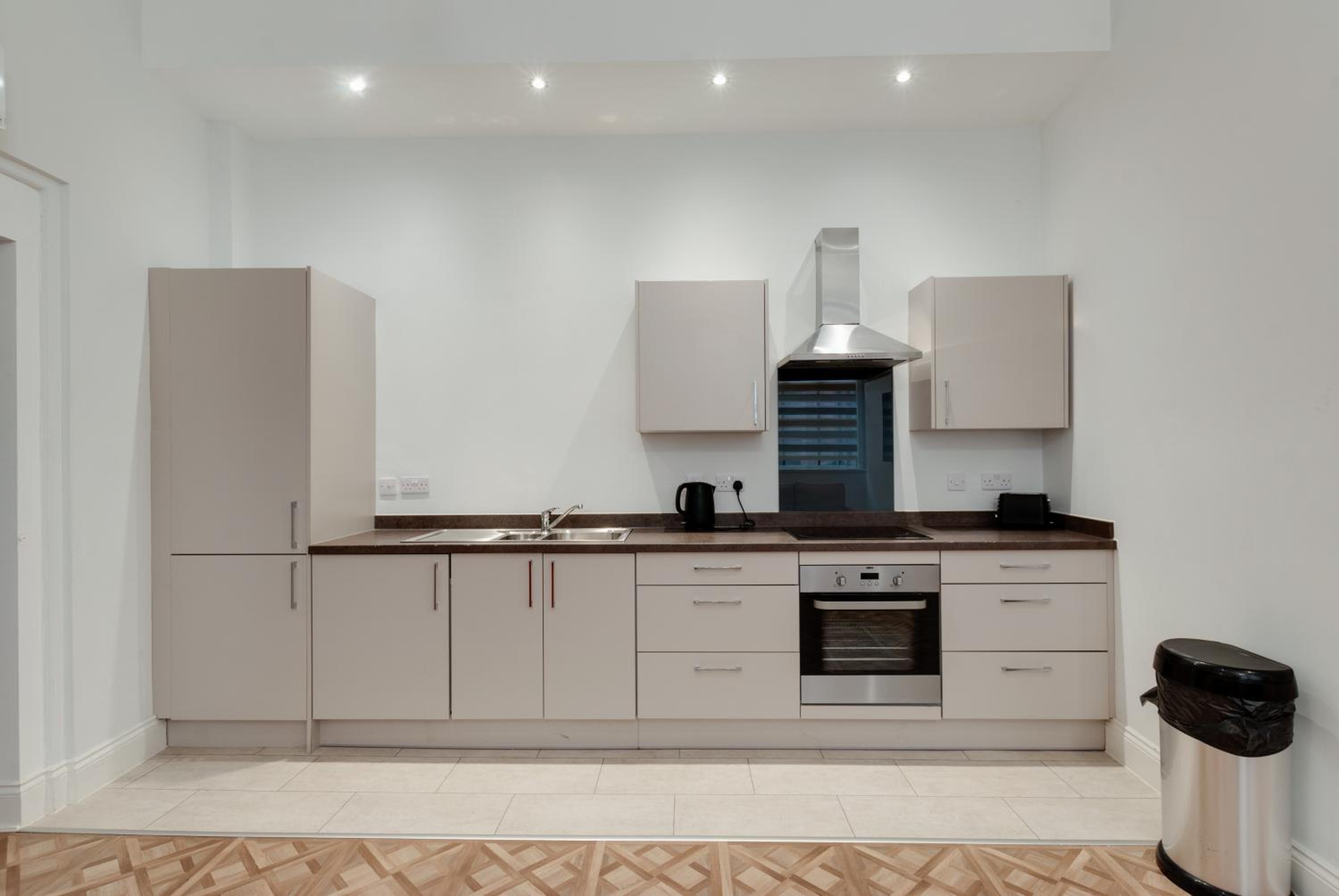 One-Bedroom Apartment - Photo 7
