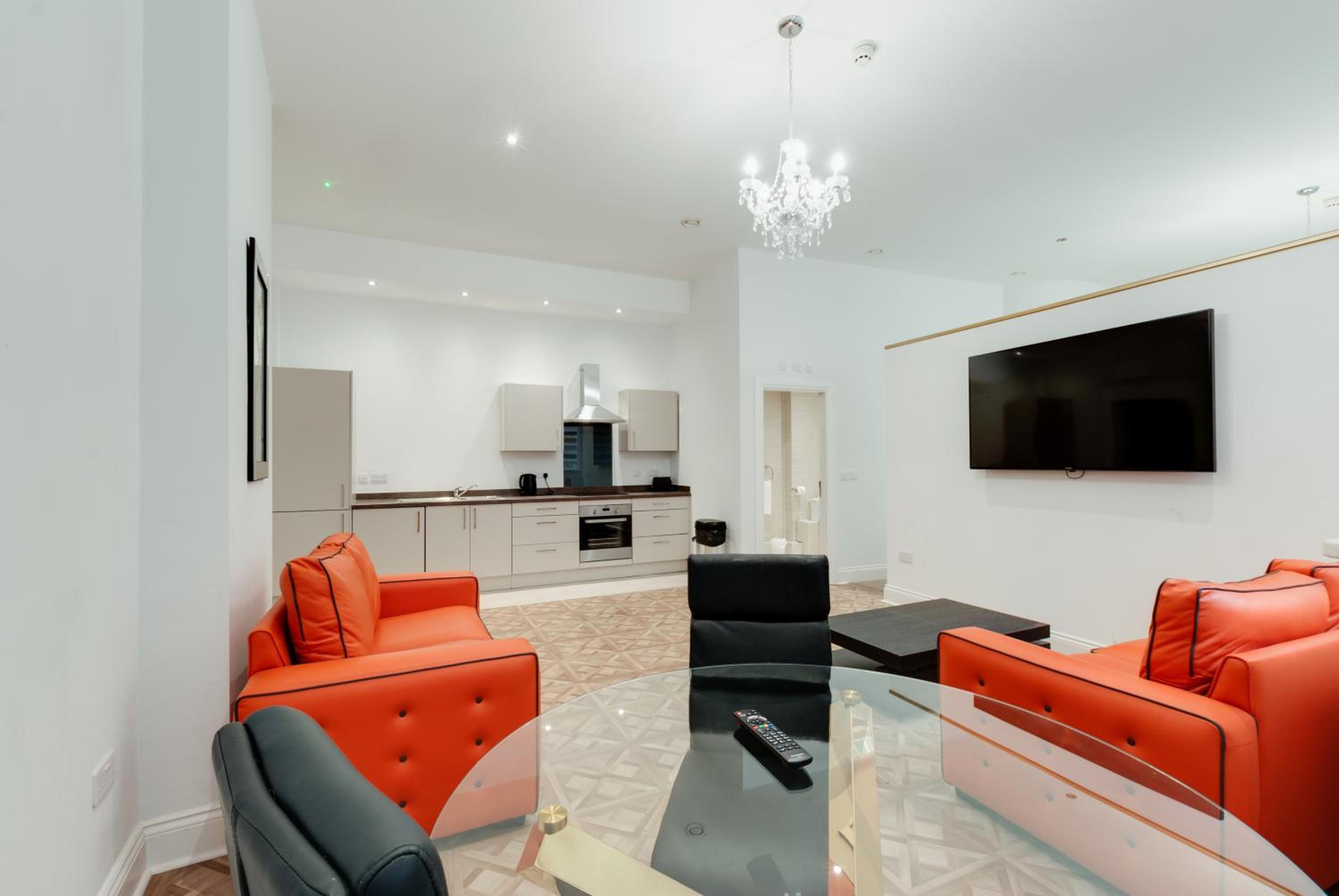 One-Bedroom Apartment - Photo 1