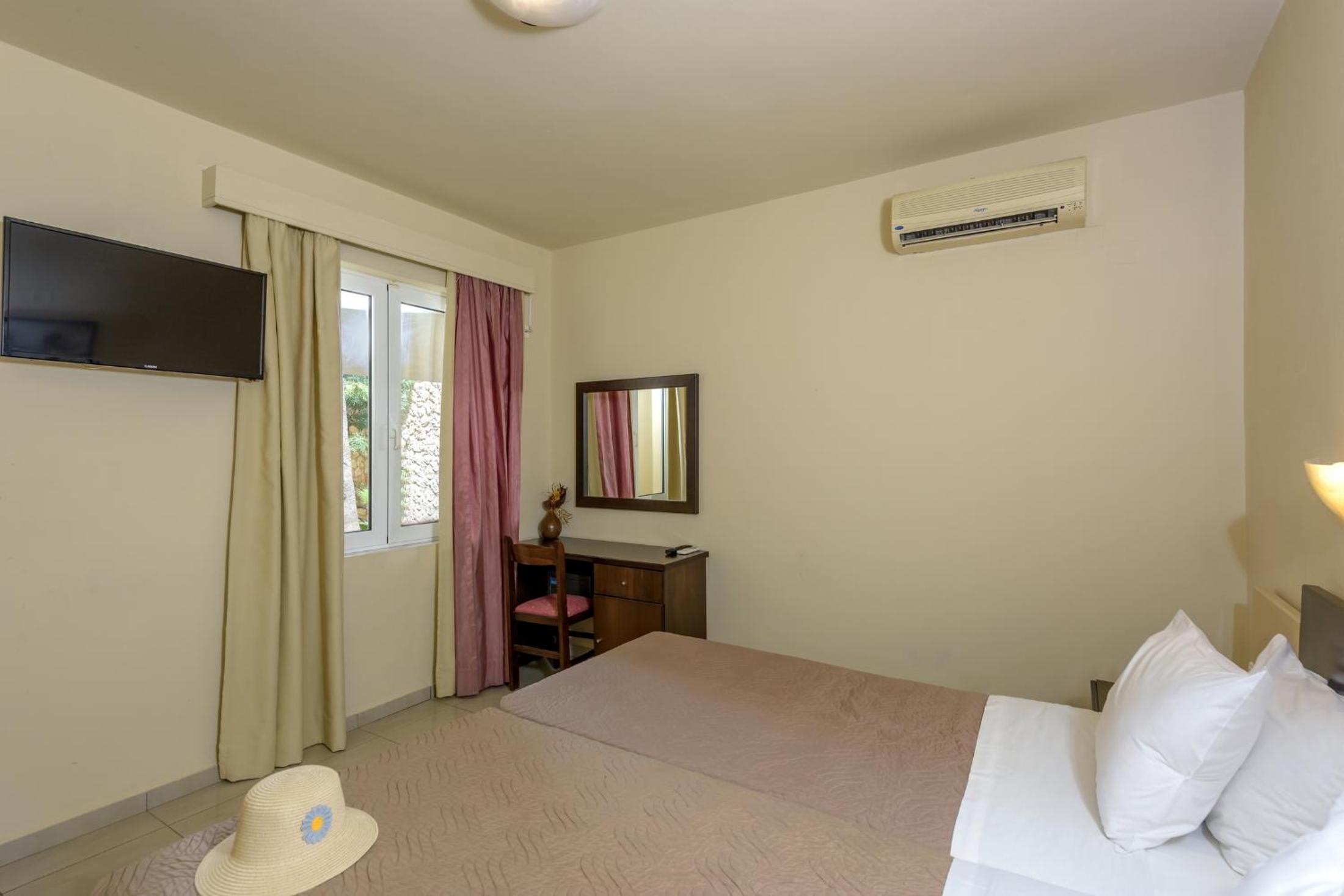 Two-Bedroom Apartment with Garden View thumbnail 6