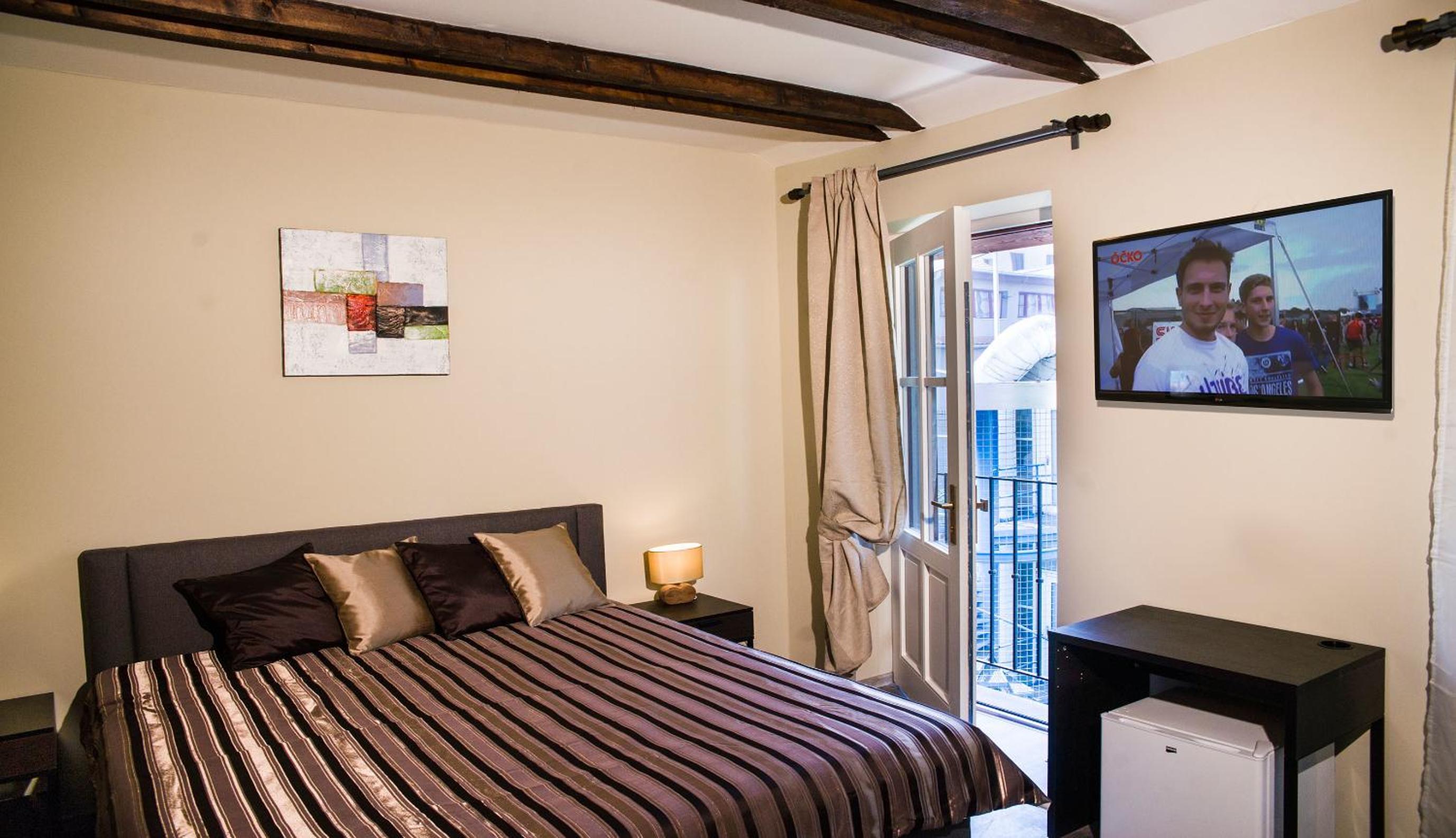 King room with Bath and Patio - Photo 1