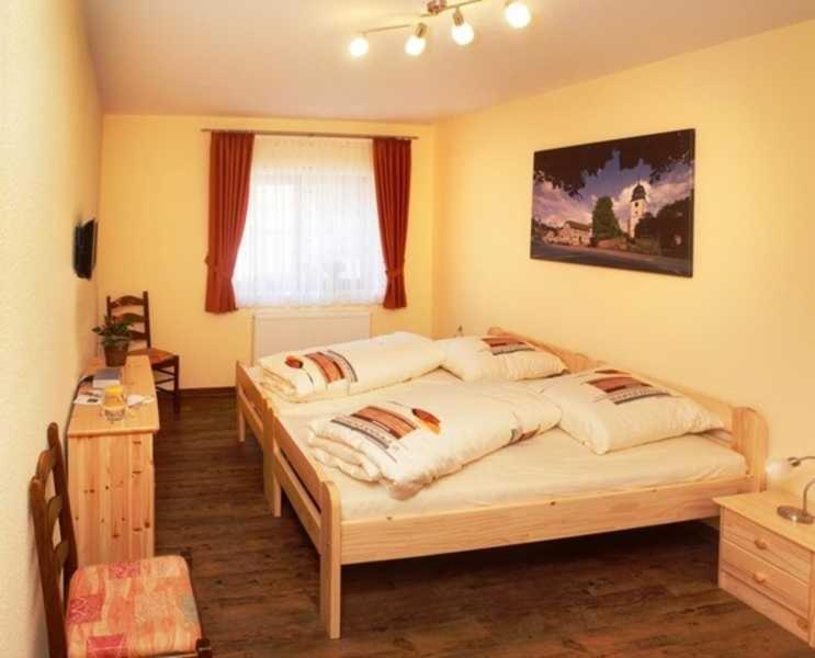 Twin Room with Private Bathroom - Photo 1