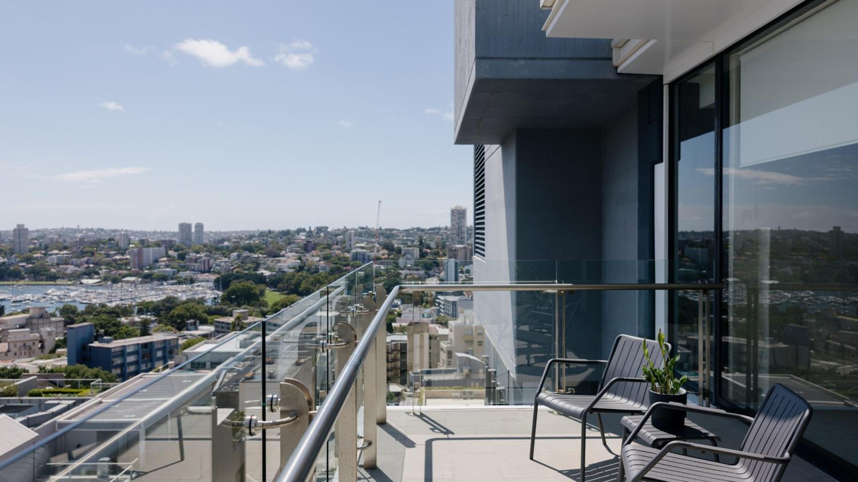 King Suite with Balcony and Harbor View - High Floor thumbnail 5