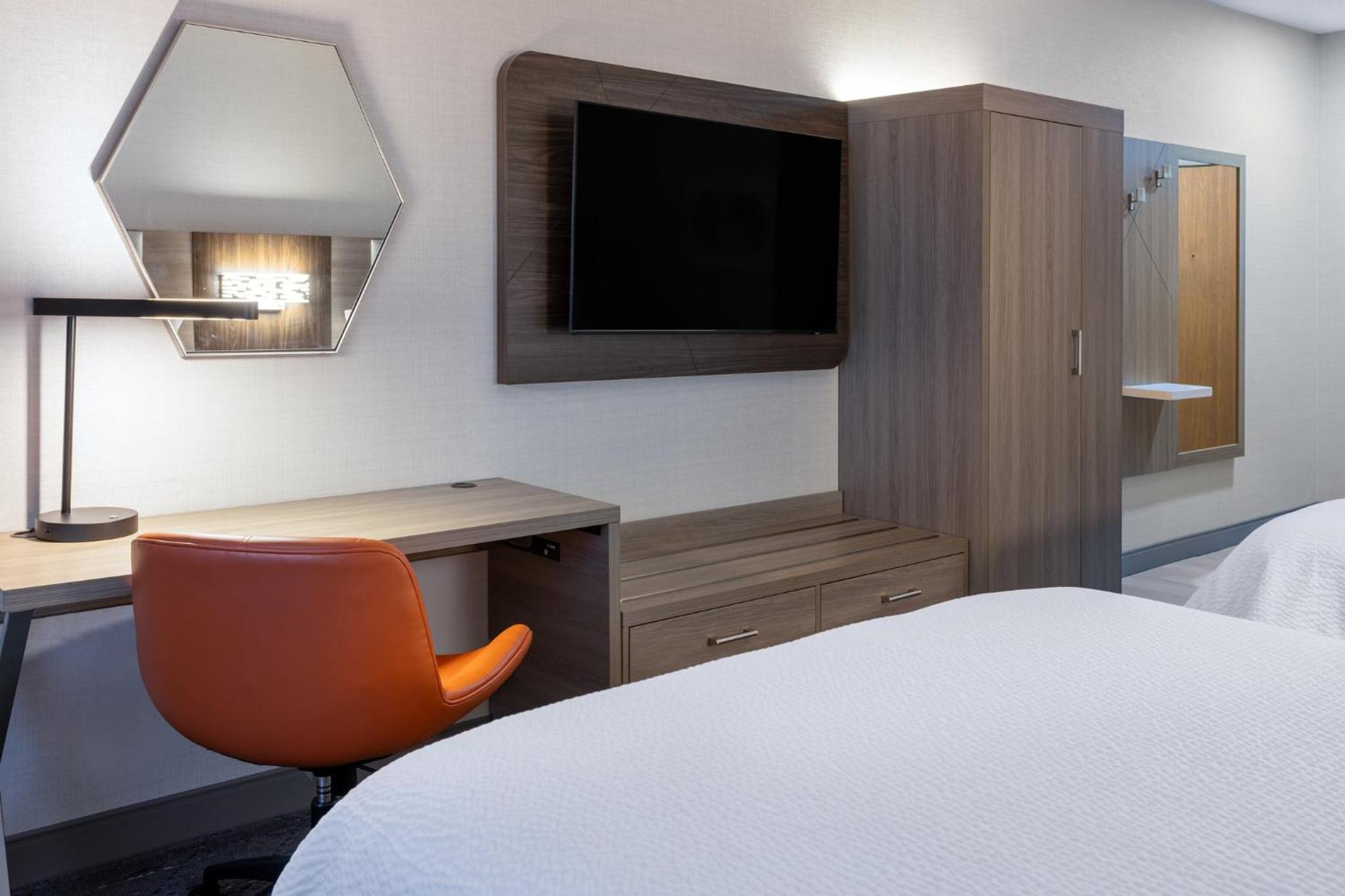 Standard Room with Two Queen Beds - Photo 1