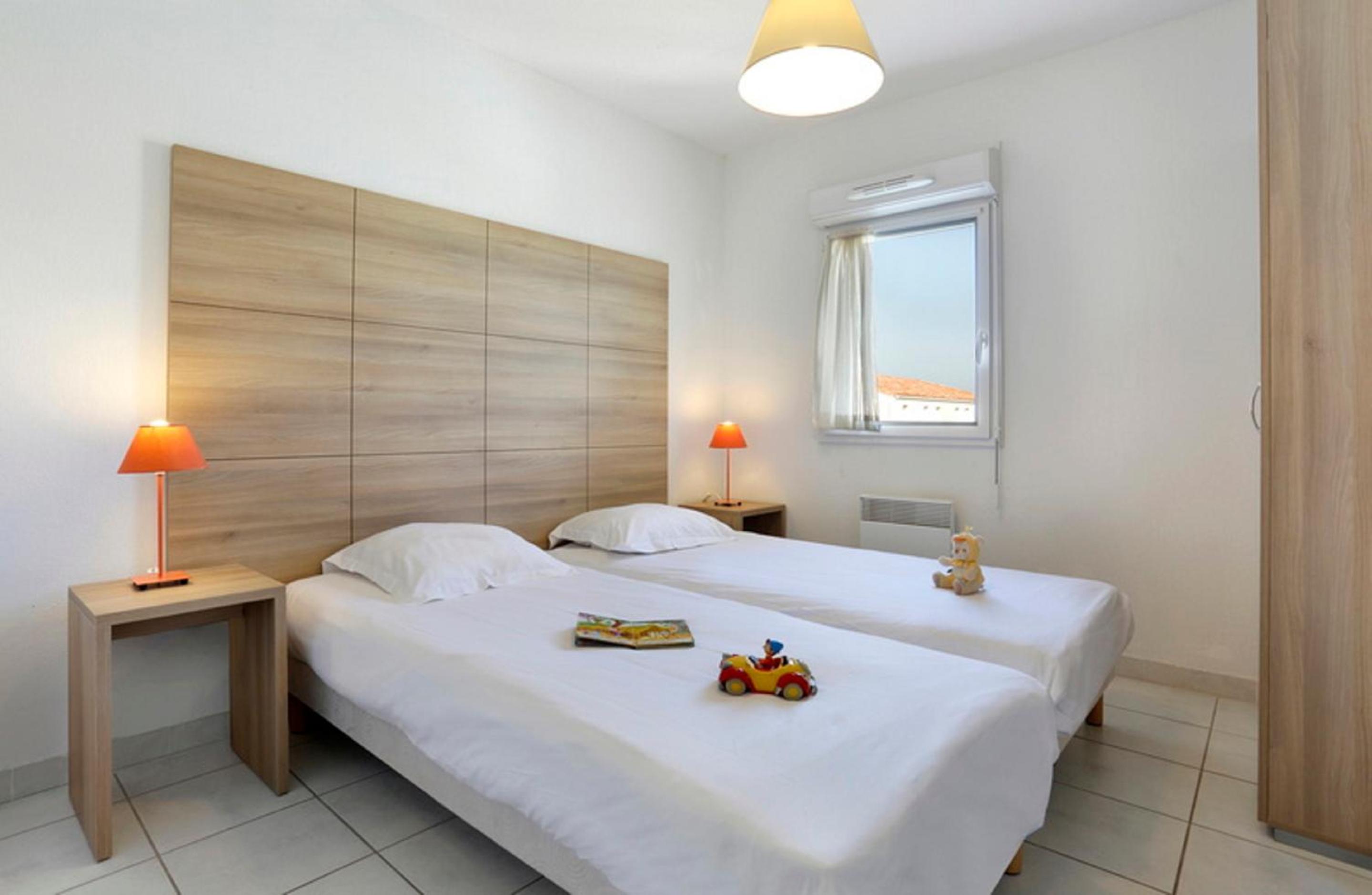 Two-Bedroom Duplex Apartment with Pool View and Air-conditioning
