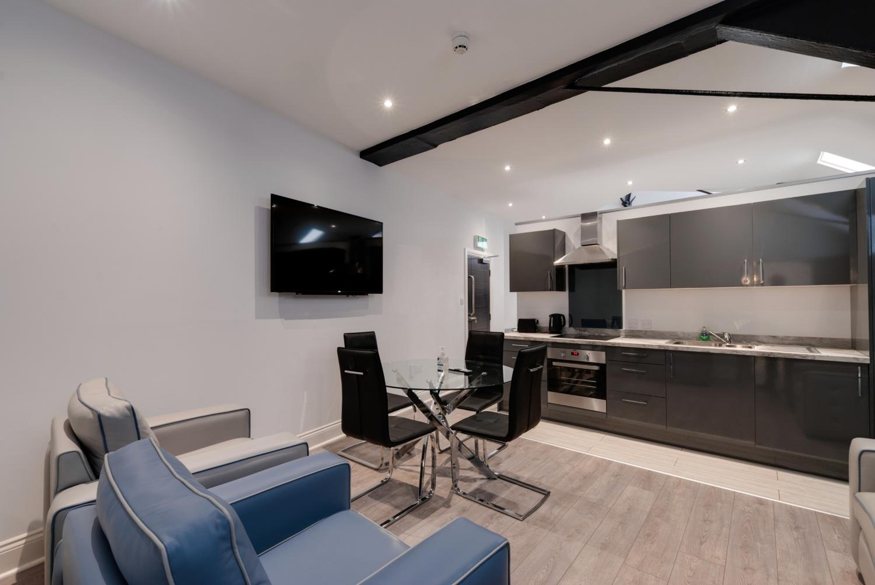 Two-Bedroom Apartment - Photo 8