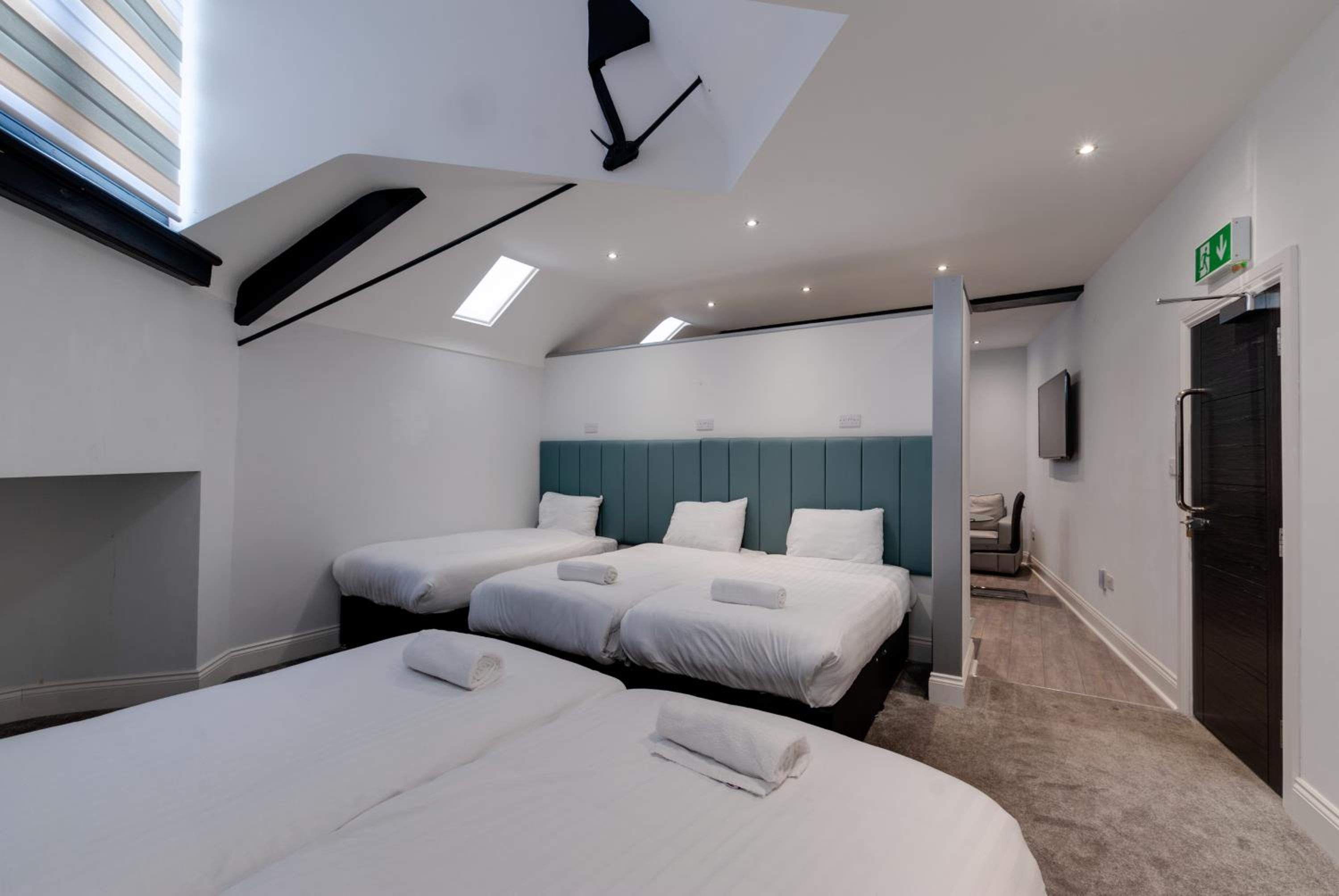 Two-Bedroom Apartment - Photo 9