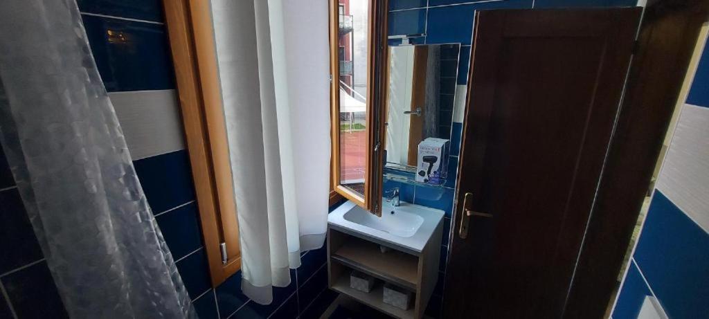 Double Room with Shared Bathroom photo 2