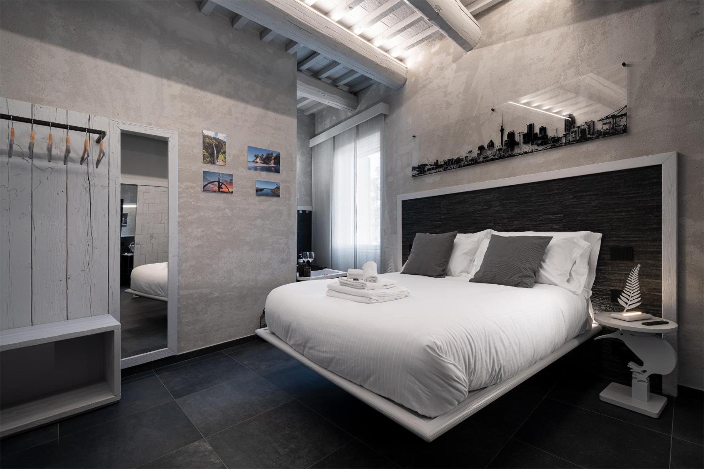 Deluxe Double Room with Bath photo 1
