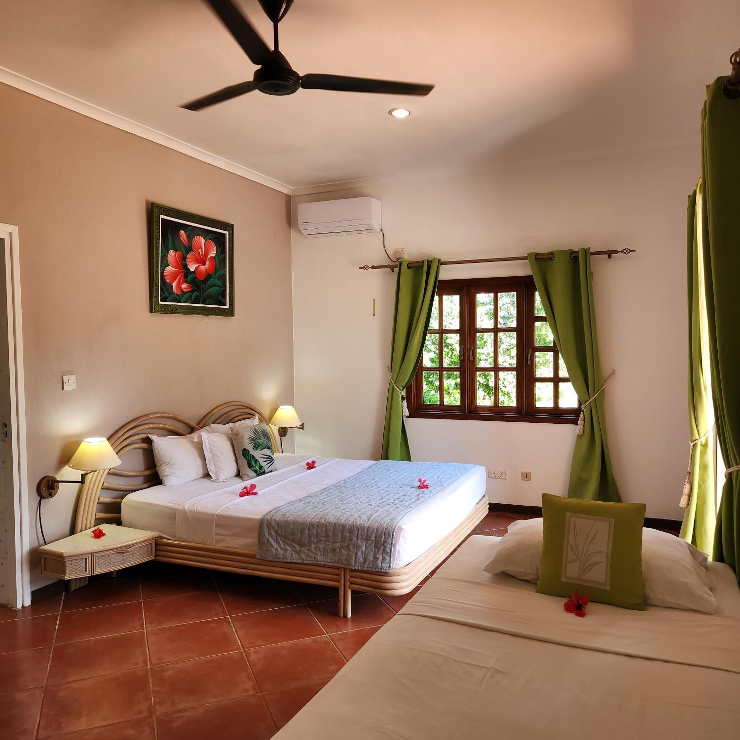 Triple Room with Sea View