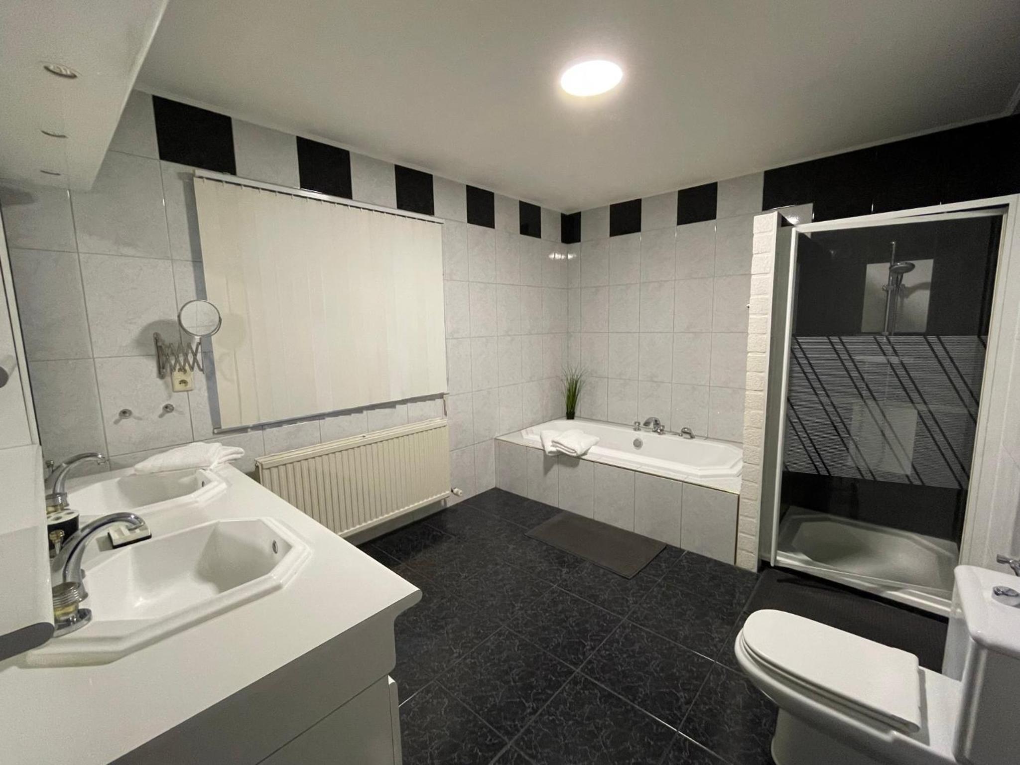 Three-Bedroom Villa photo 3