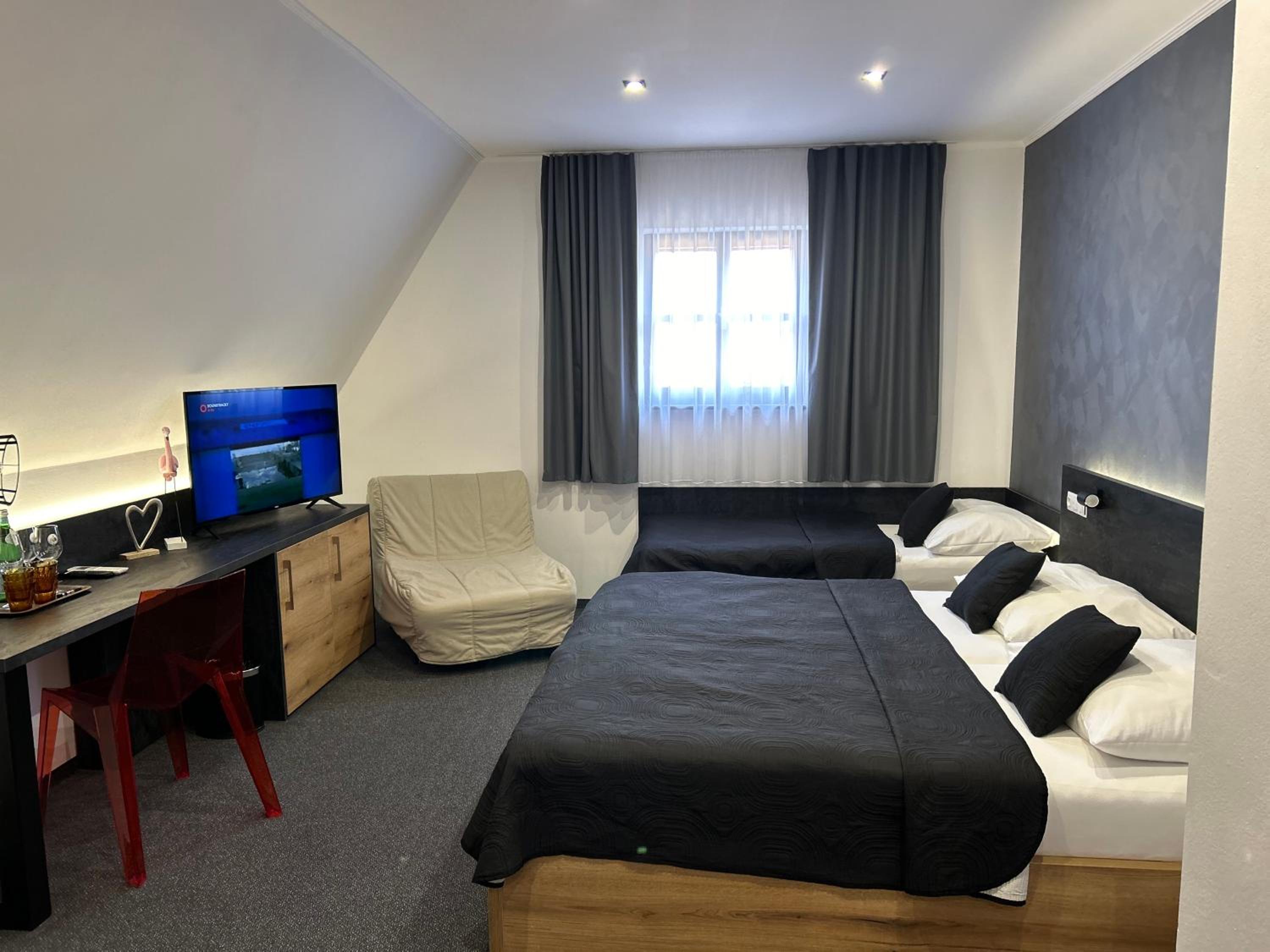 Deluxe Quadruple Room