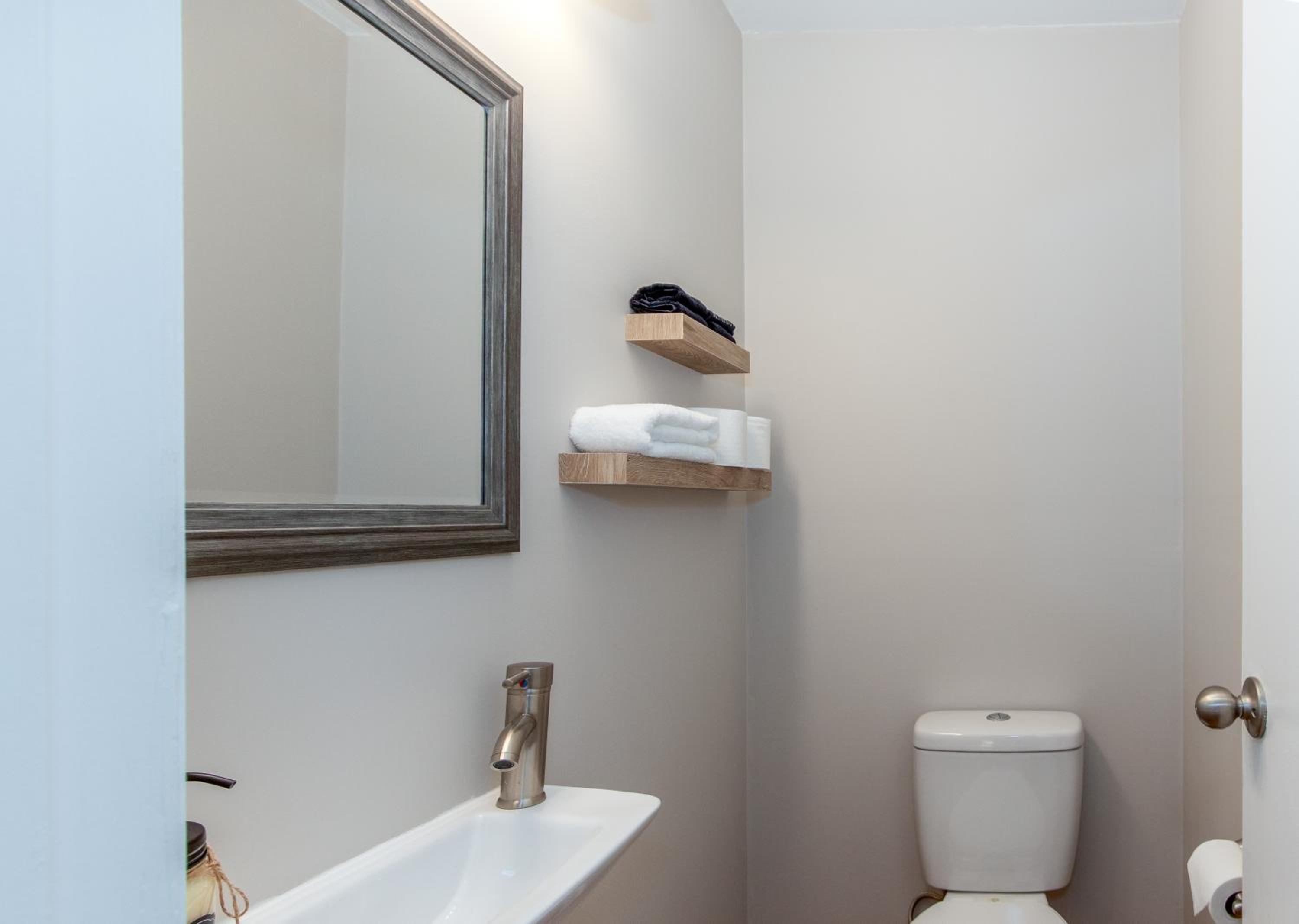Four-Bedroom House photo 2