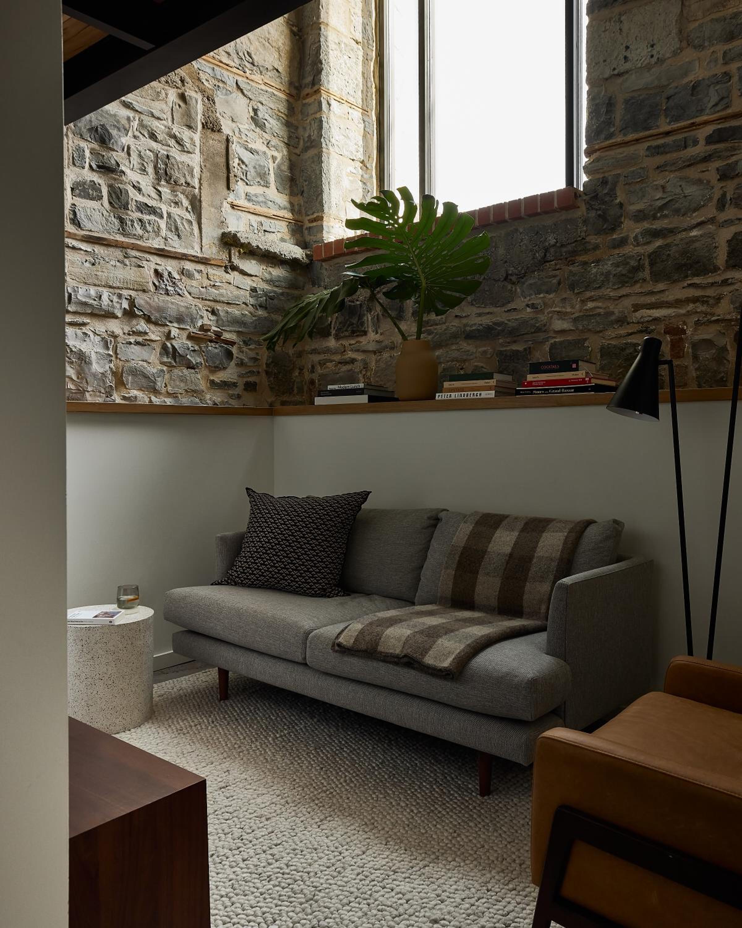 Queen Suite - Photo 1