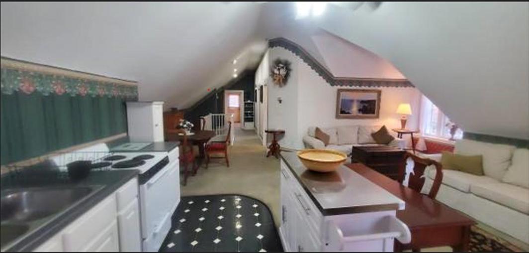 Two-Bedroom Suite - Photo 16