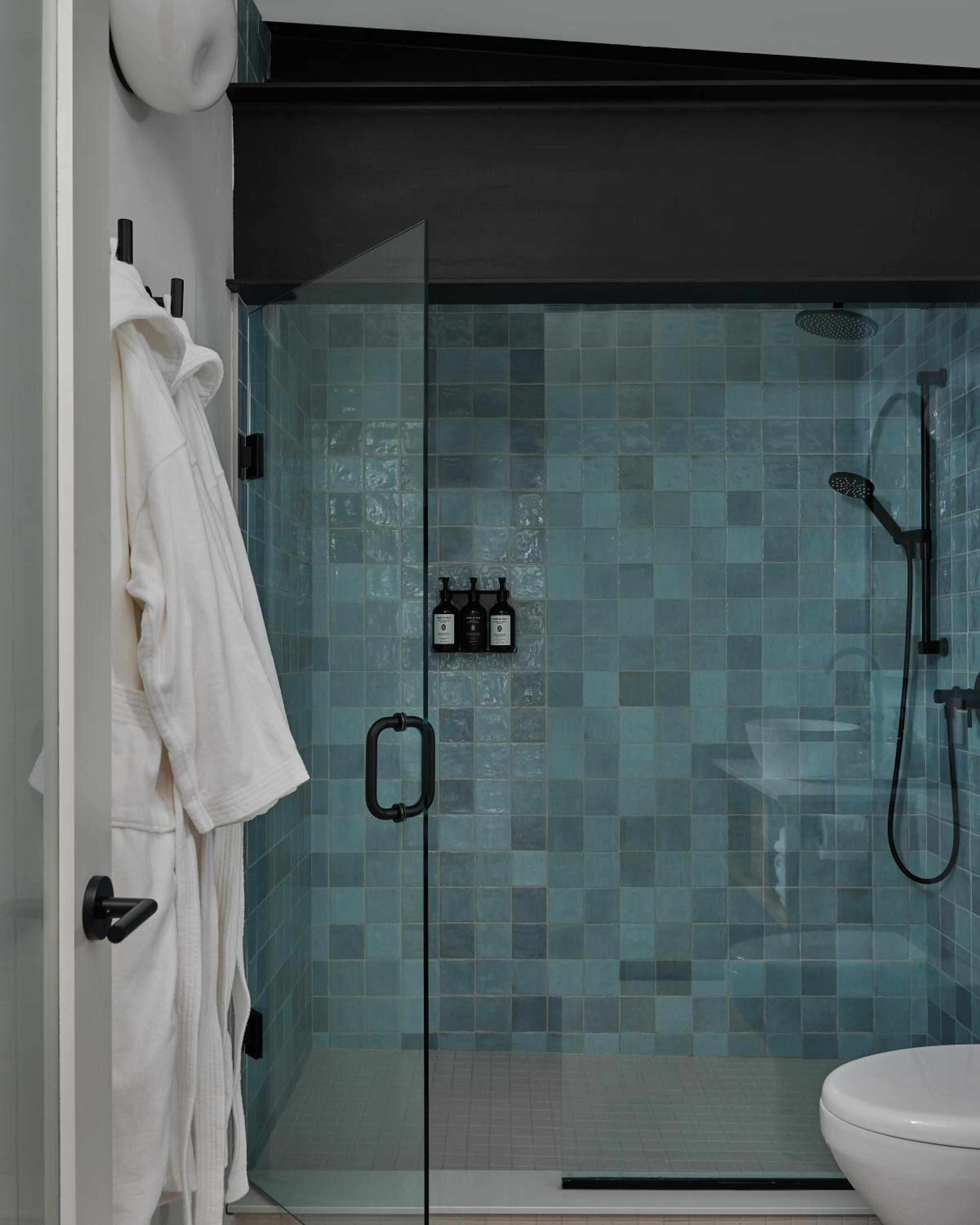 King Suite - Photo 2
