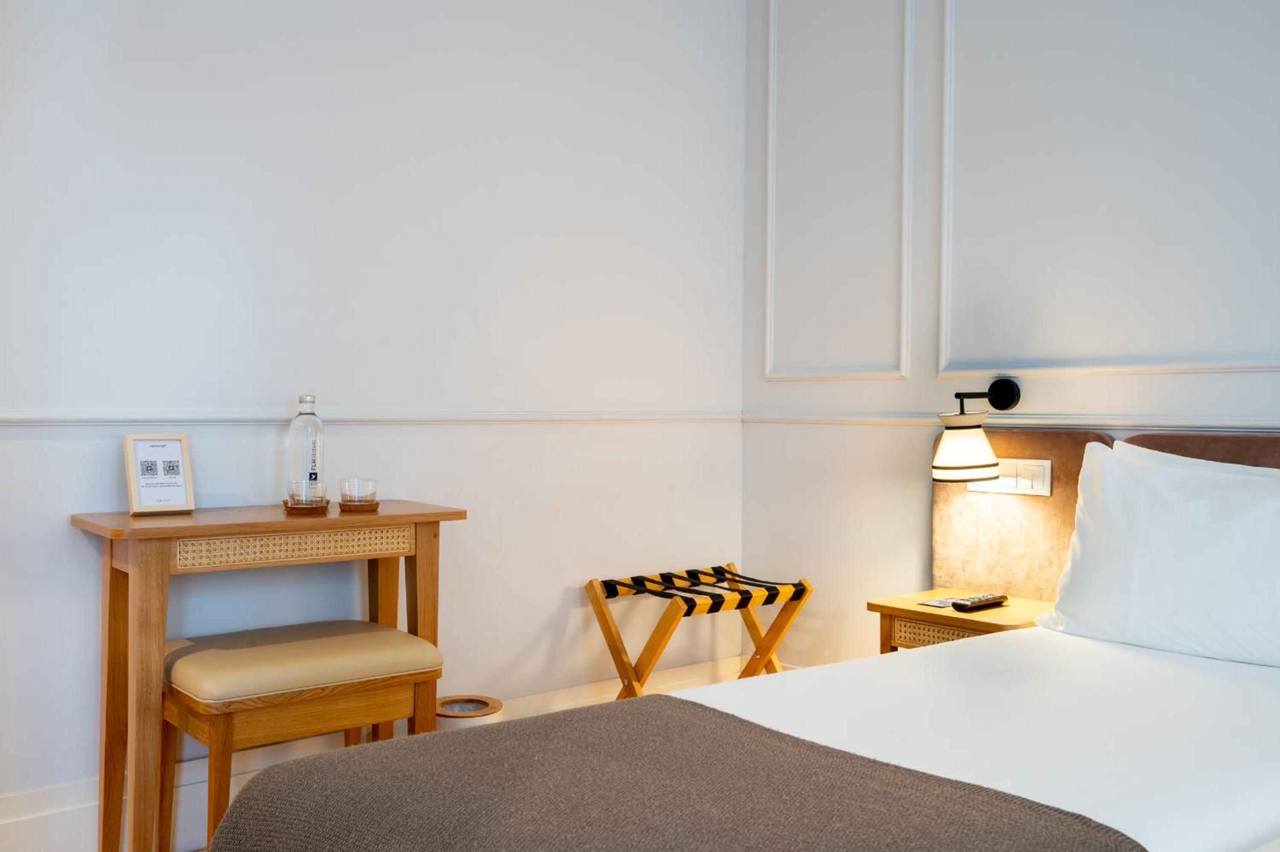 Twin Room with Interior View - Photo 5