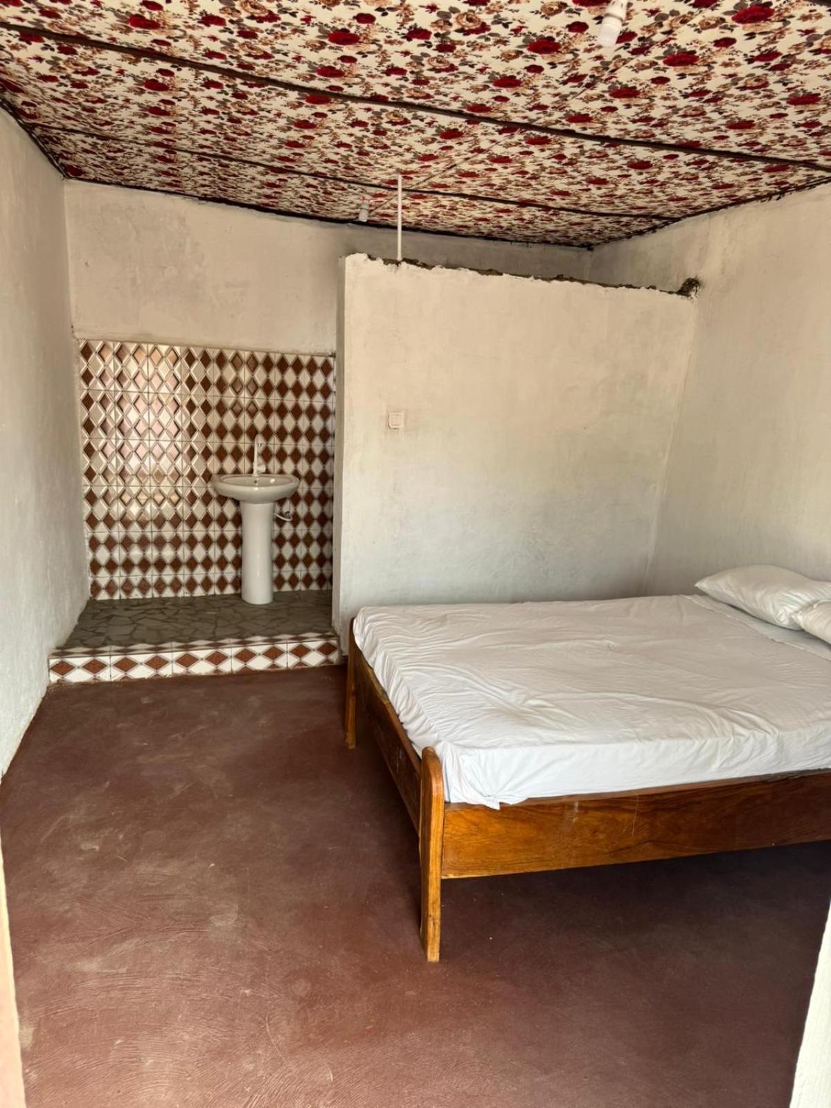 Deluxe Double Room (2 Adults + 1 Child) photo 2