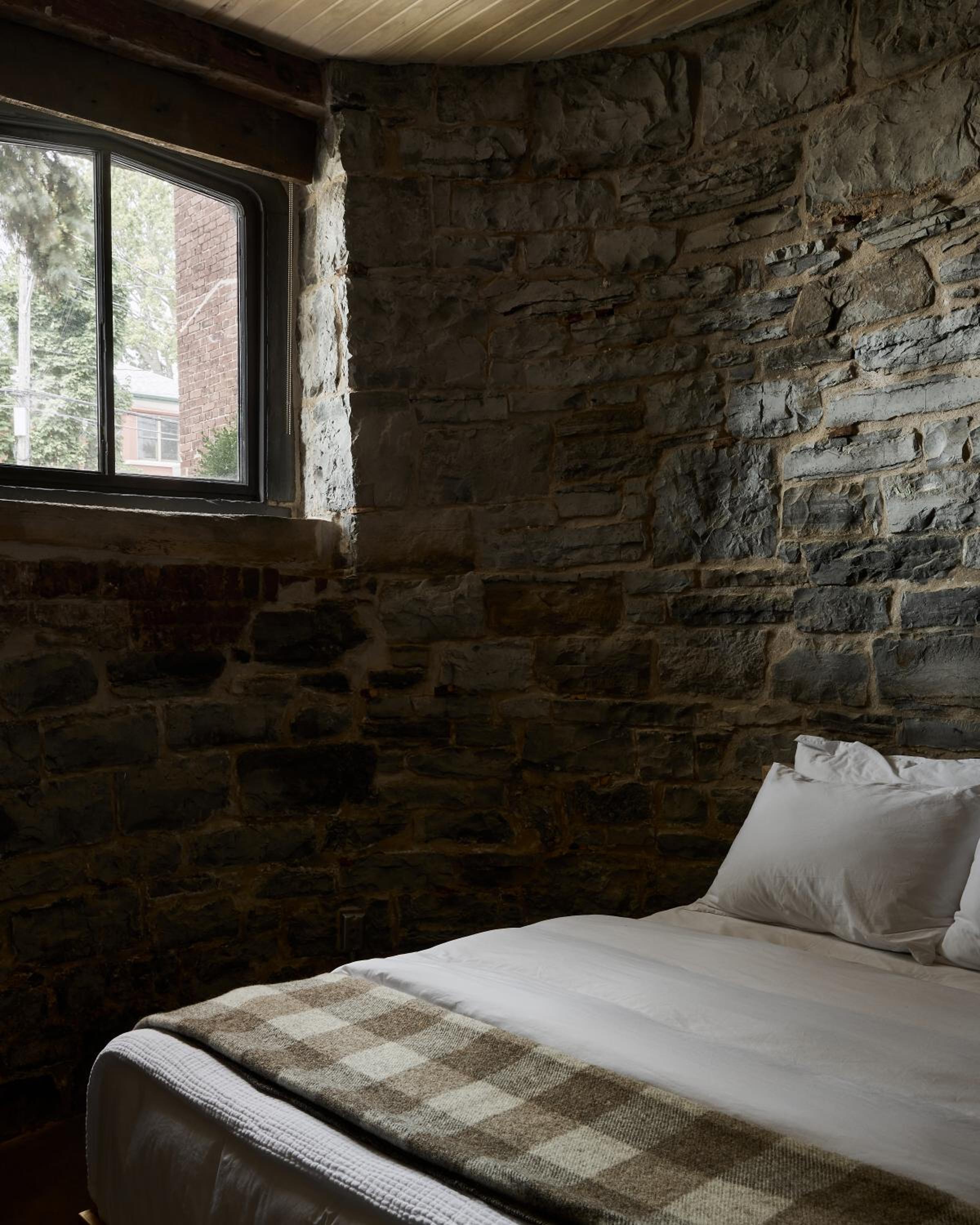 Superior Suite - Photo 4