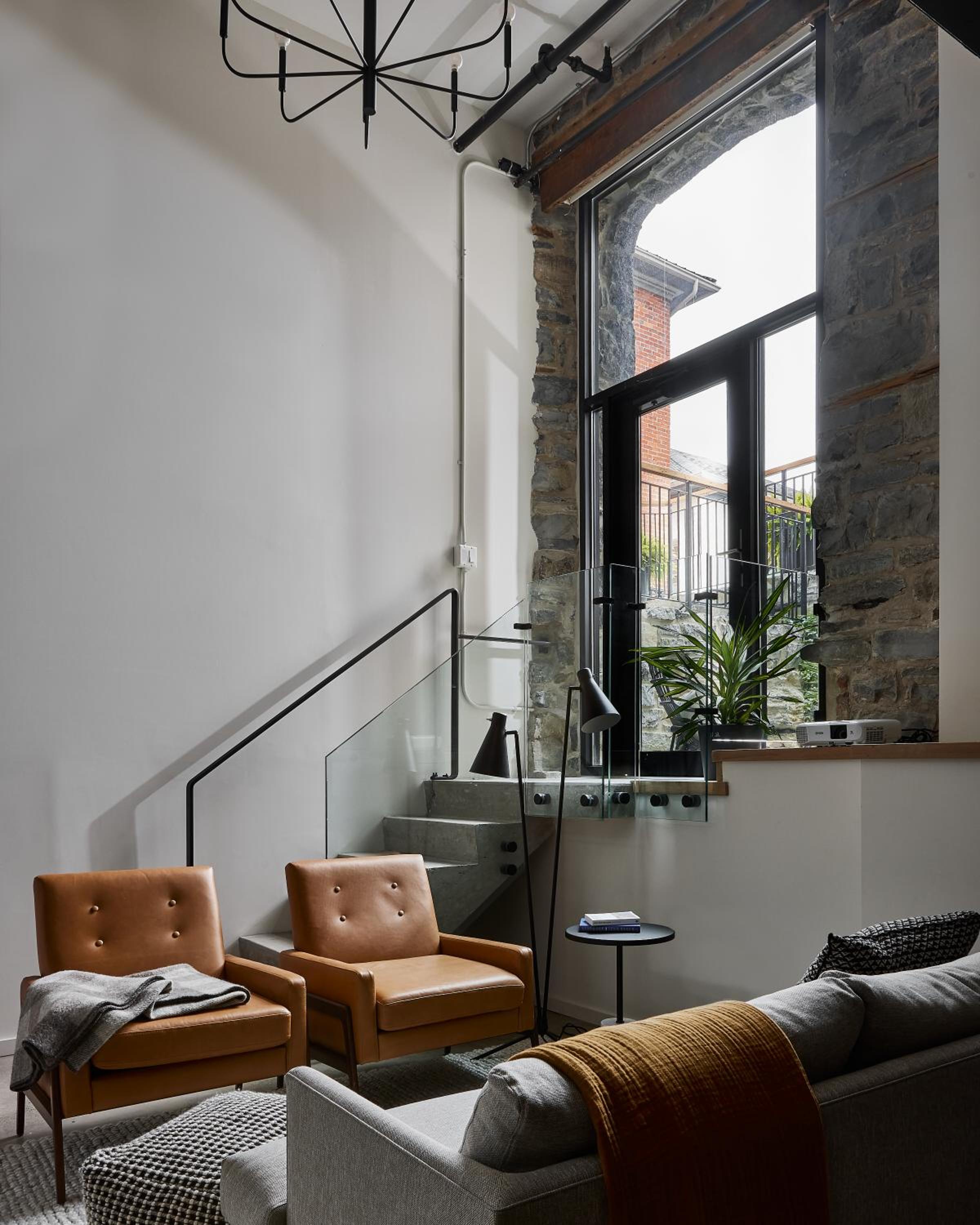 Superior Suite - Photo 9