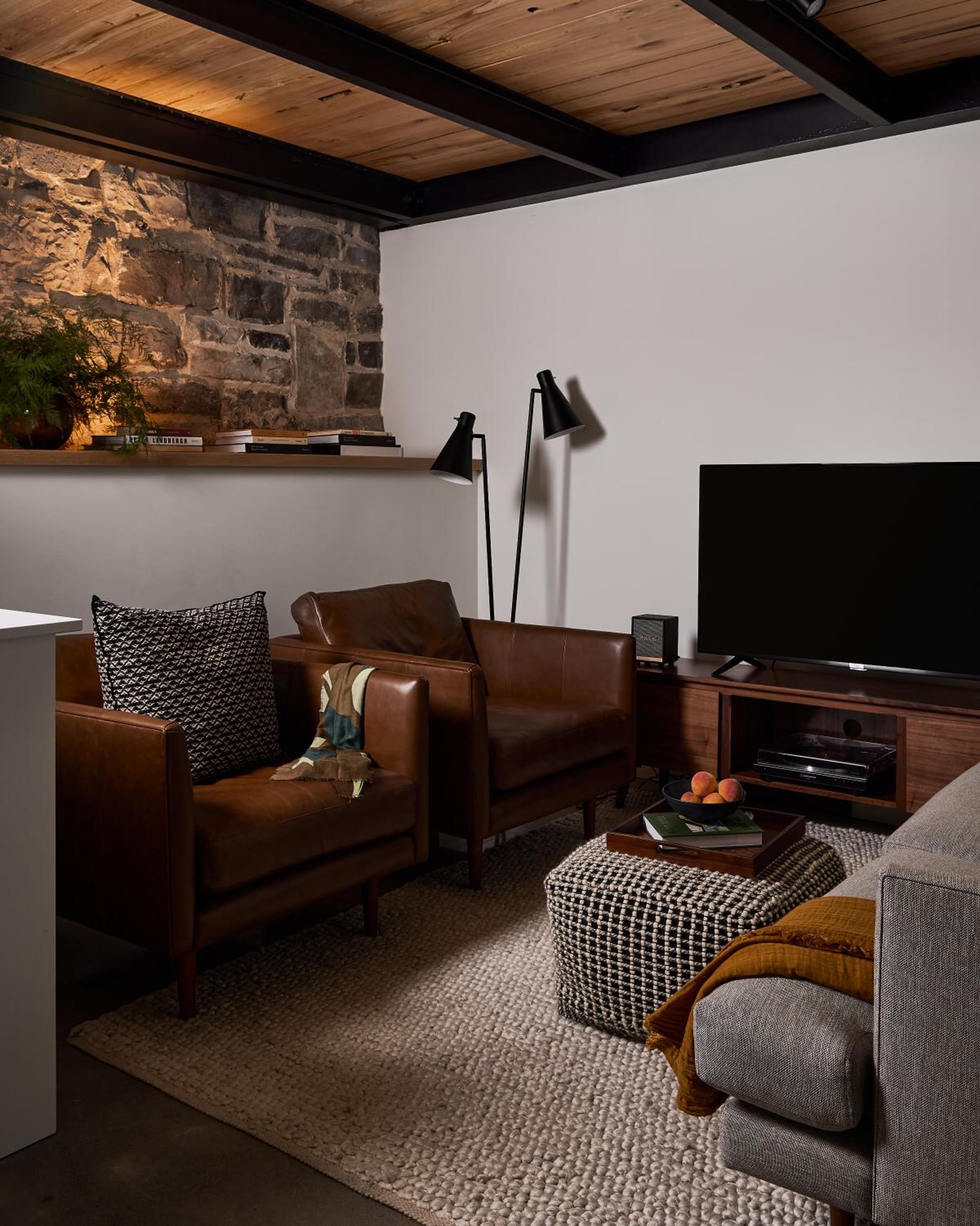 Superior Suite - Photo 8