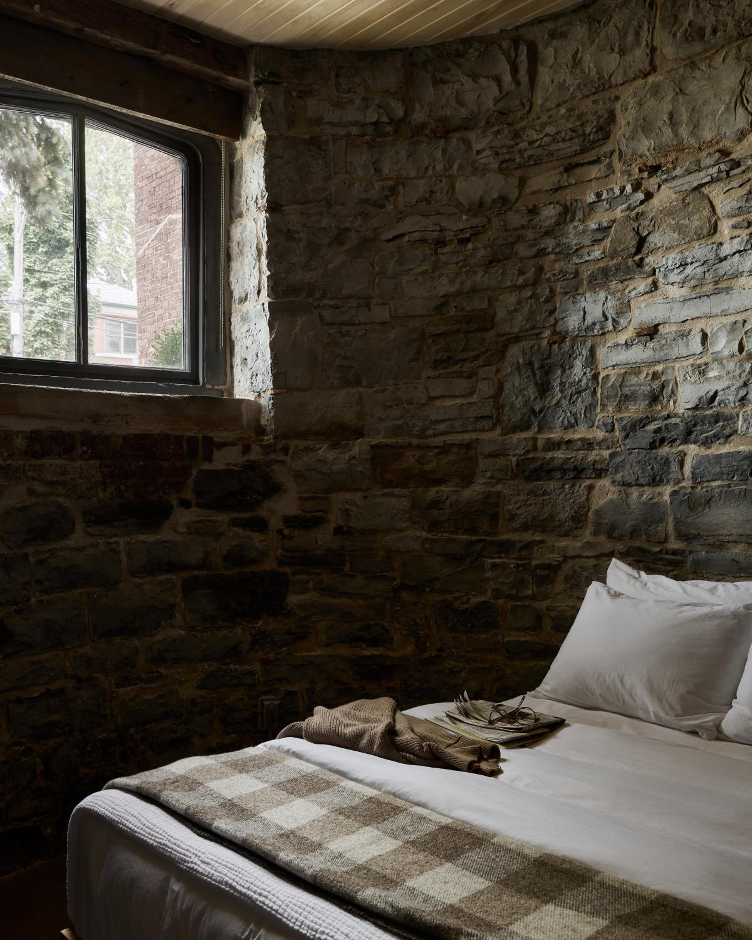 Superior Suite - Photo 12