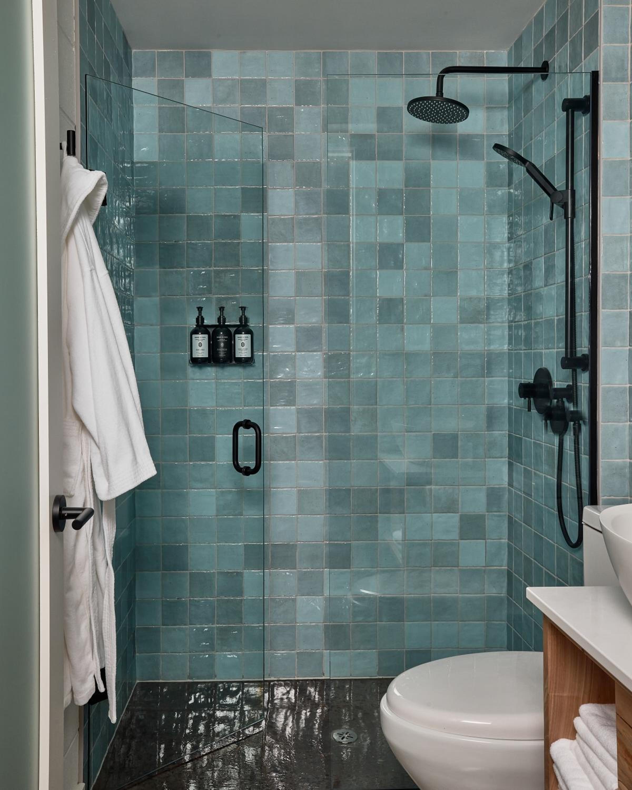 Superior Suite - Photo 19