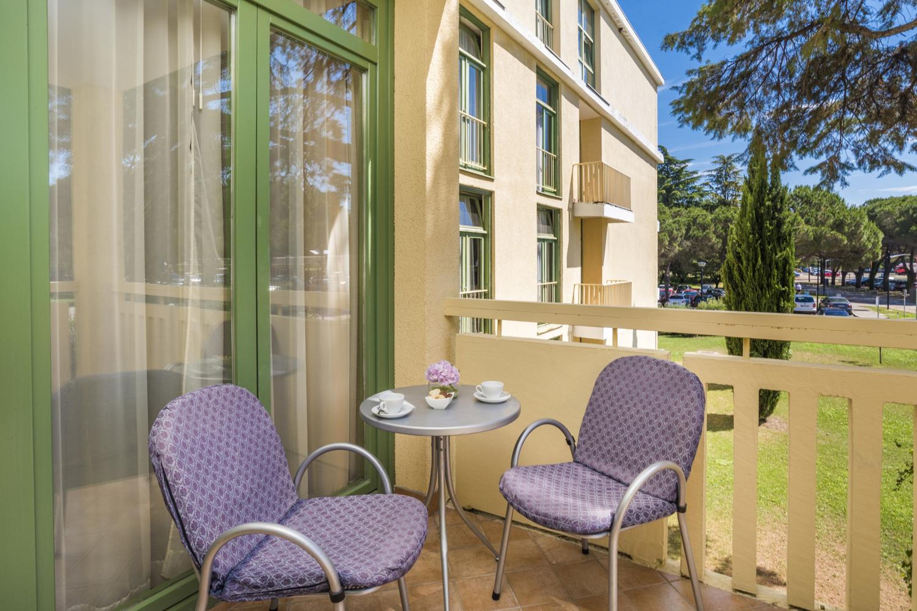 Suite with Balcony - Park Side - Photo 8