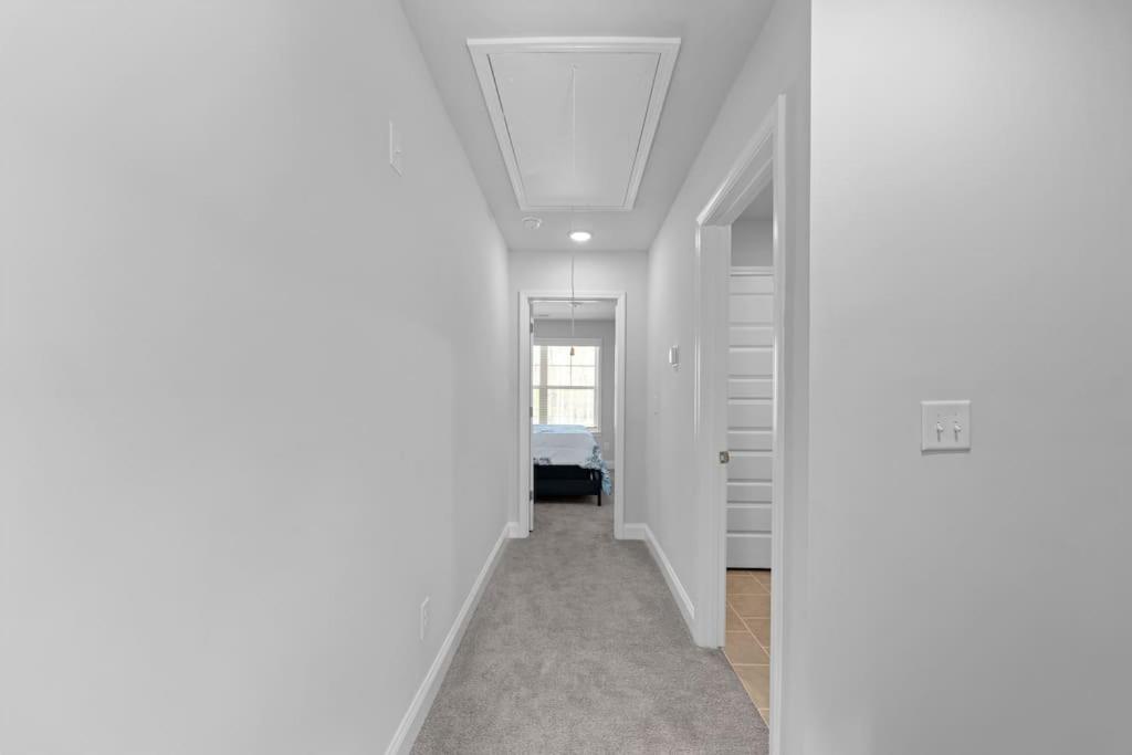 Three-Bedroom House photo 3