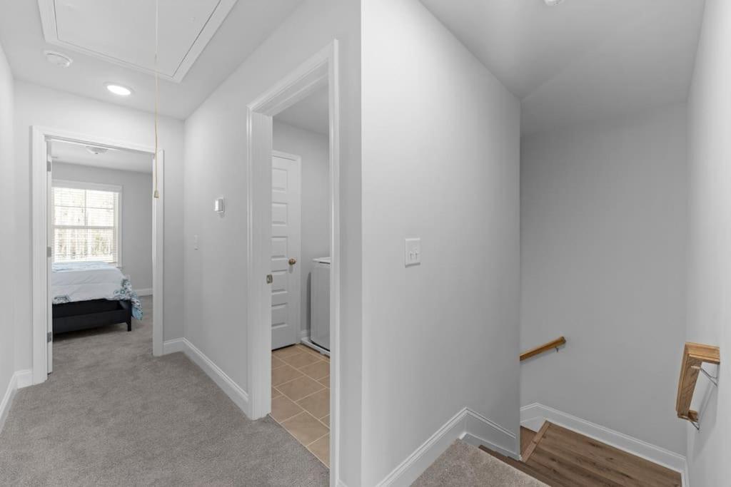 Three-Bedroom House photo 3