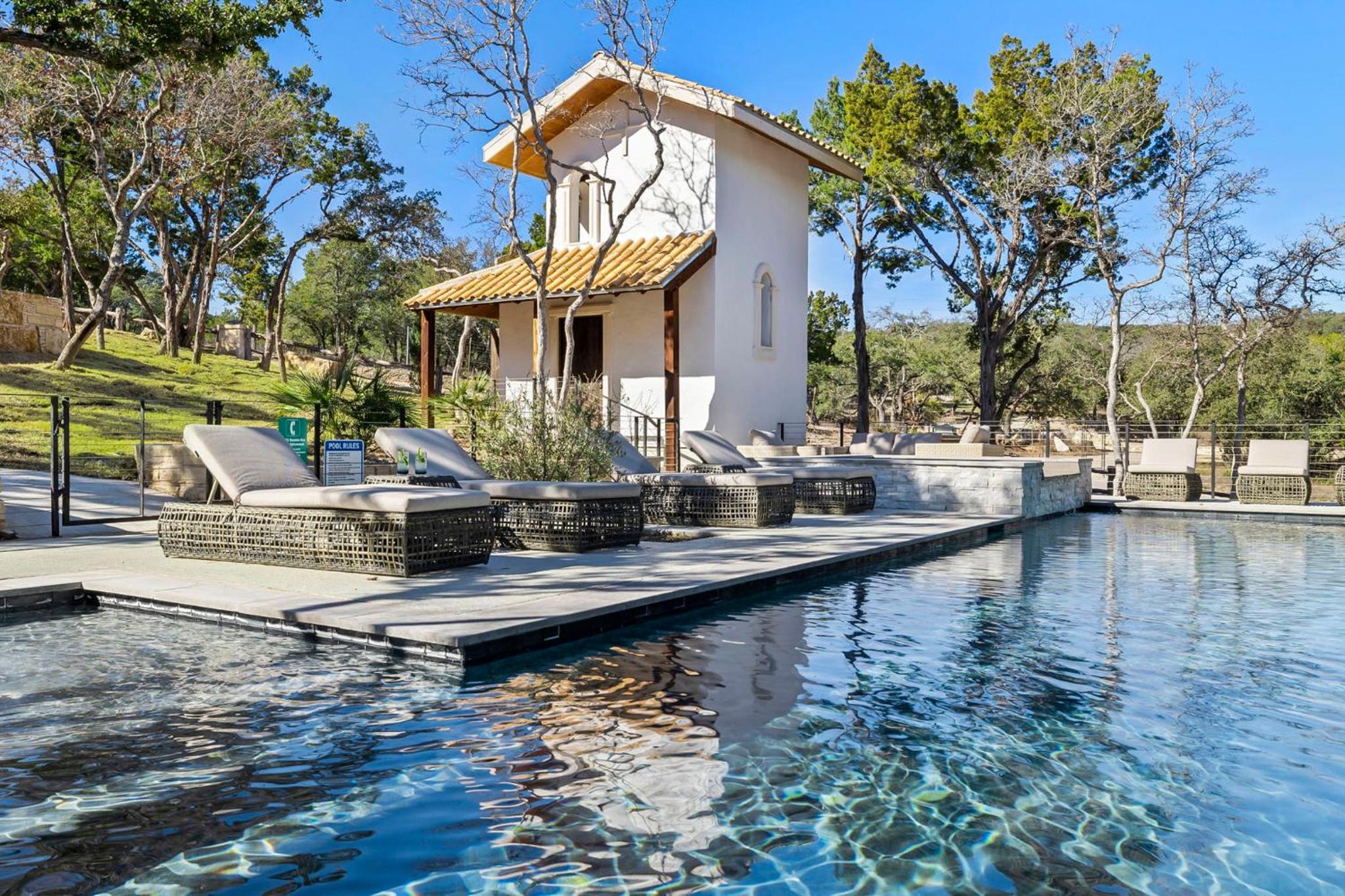 Villa photo 2