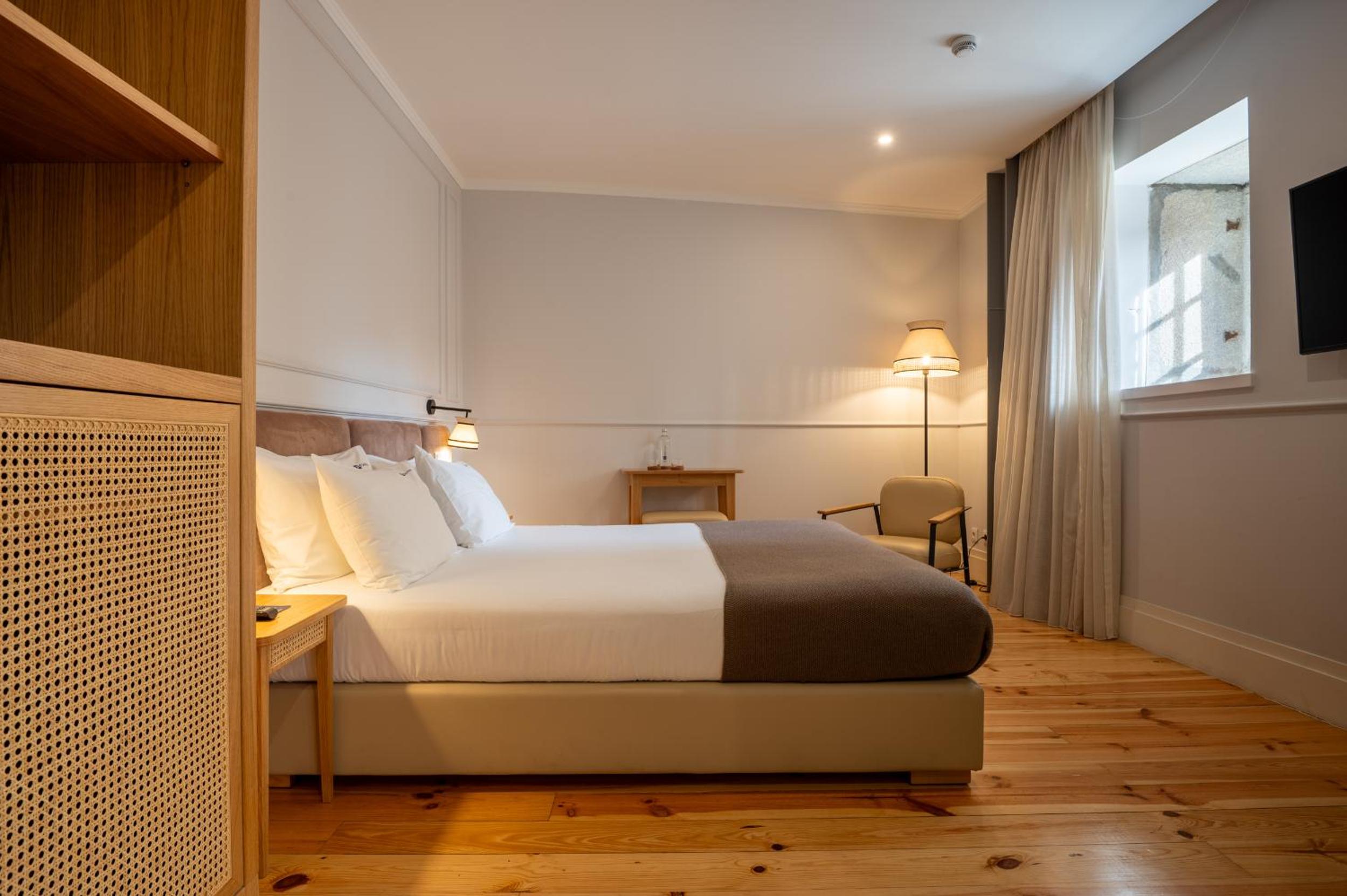 Superior Double or Twin Room with Landmark View