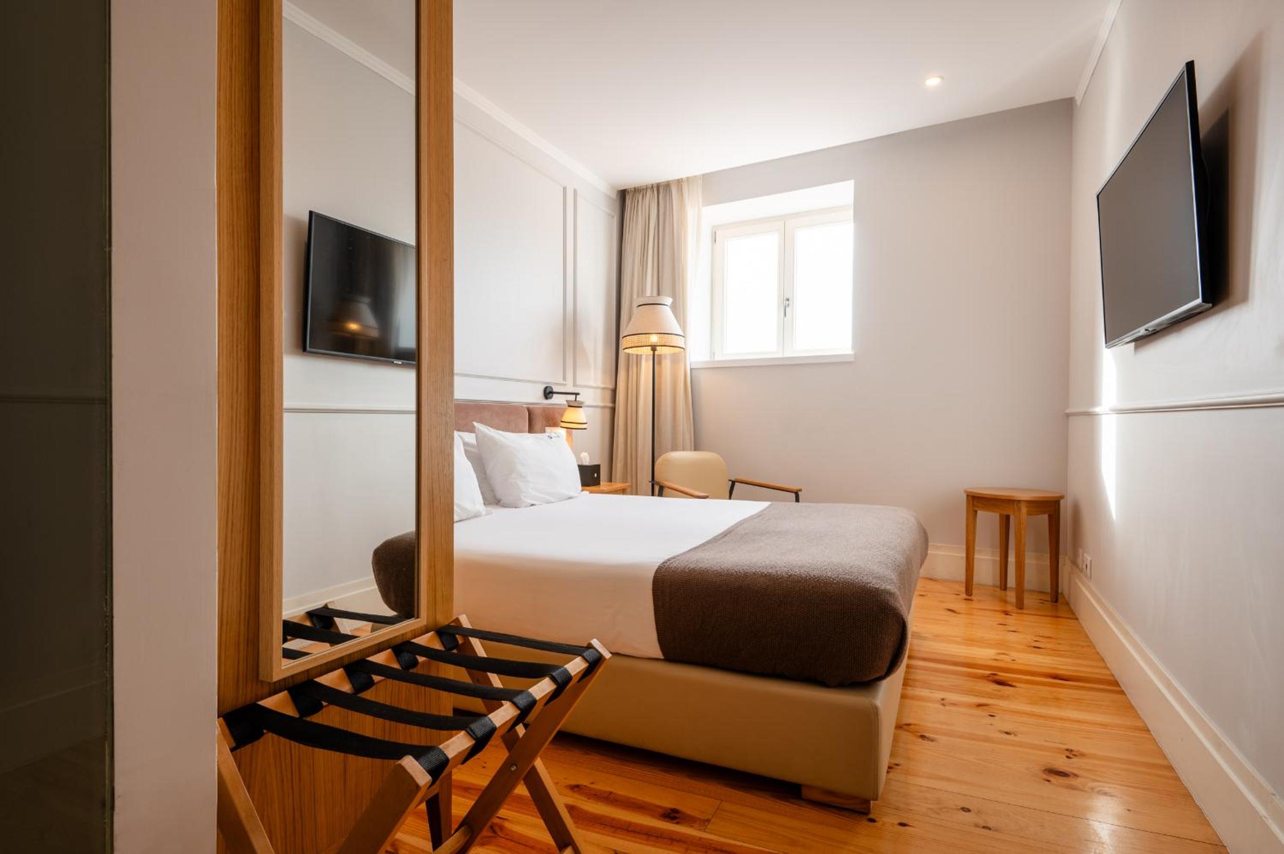 Superior Double Room with River View - Photo 1