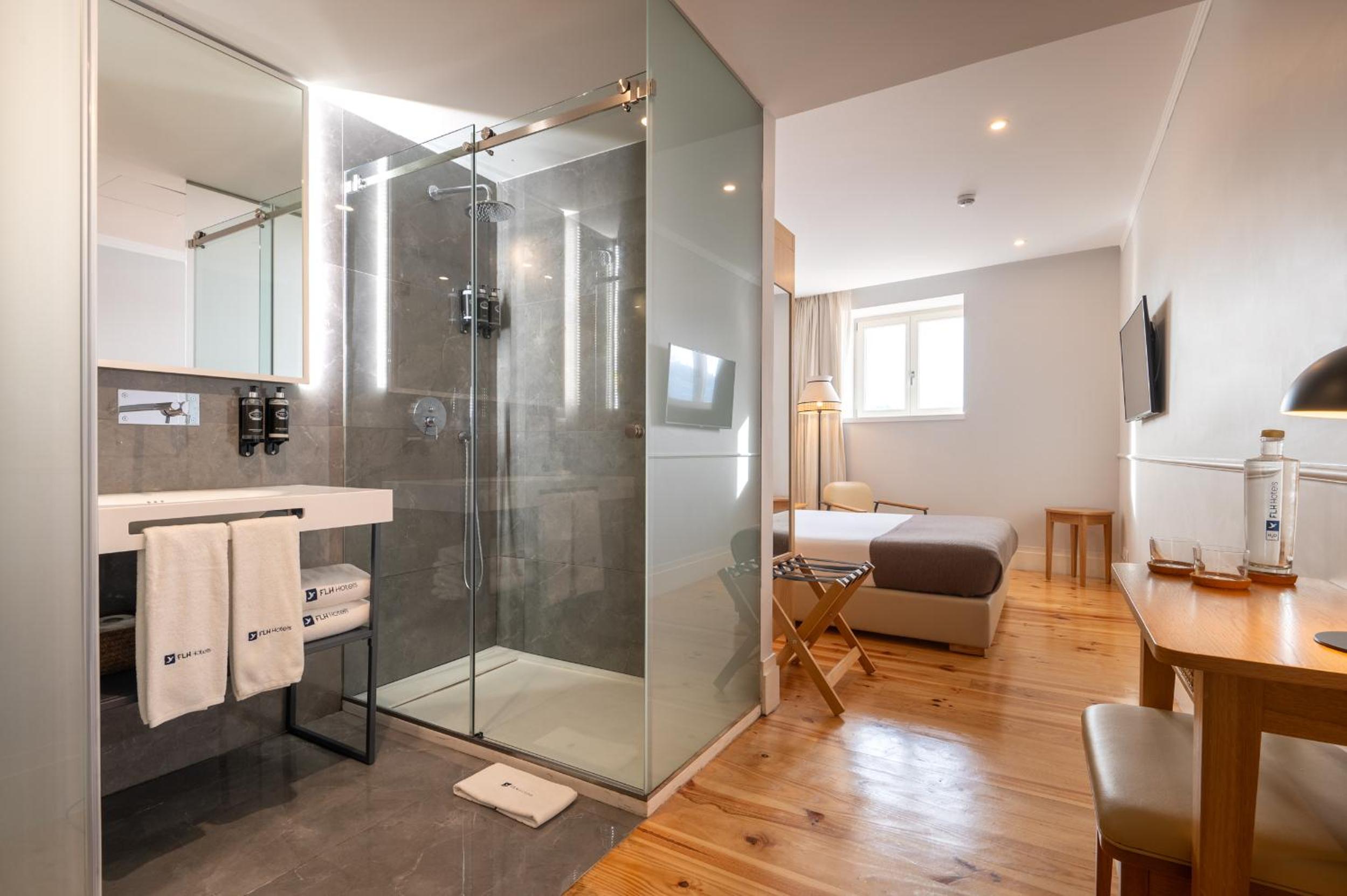 Superior Double Room with River View - Photo 5