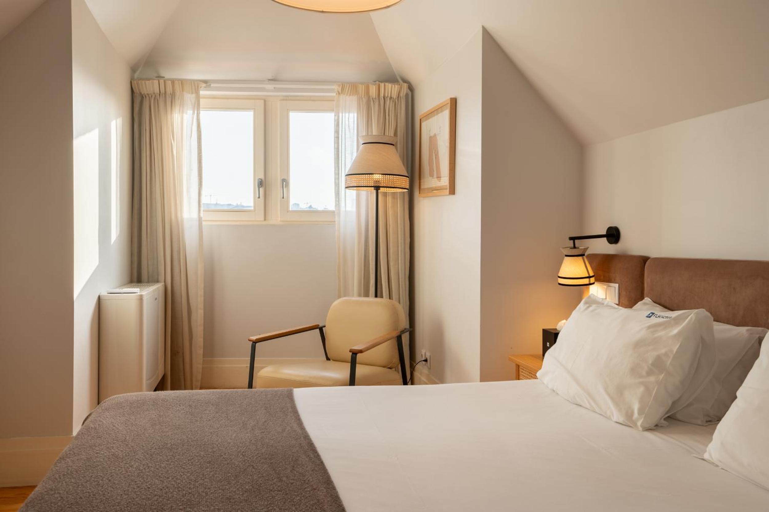 Deluxe Double Room with River View - Photo 1