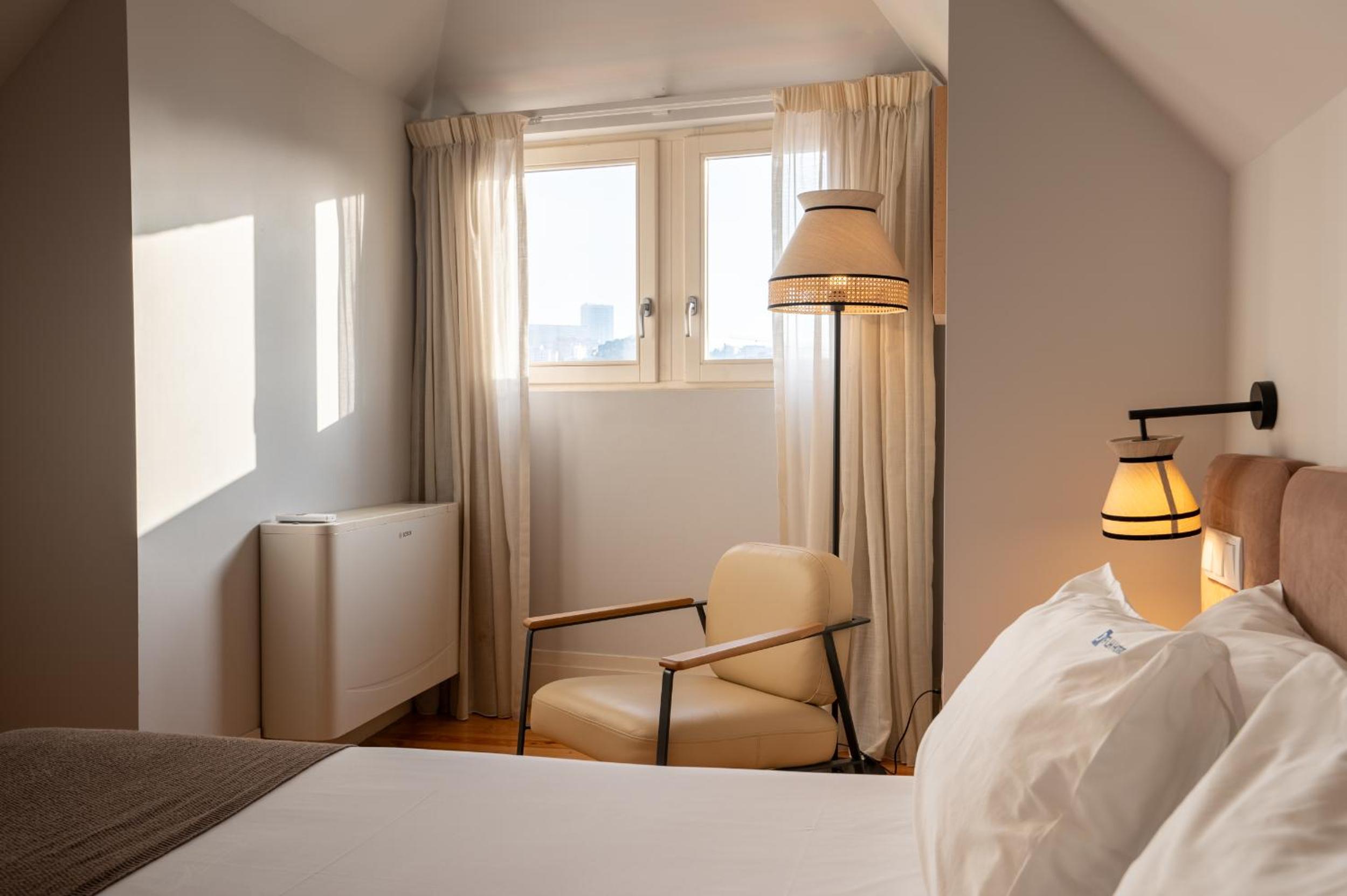 Deluxe Double Room with River View - Photo 7