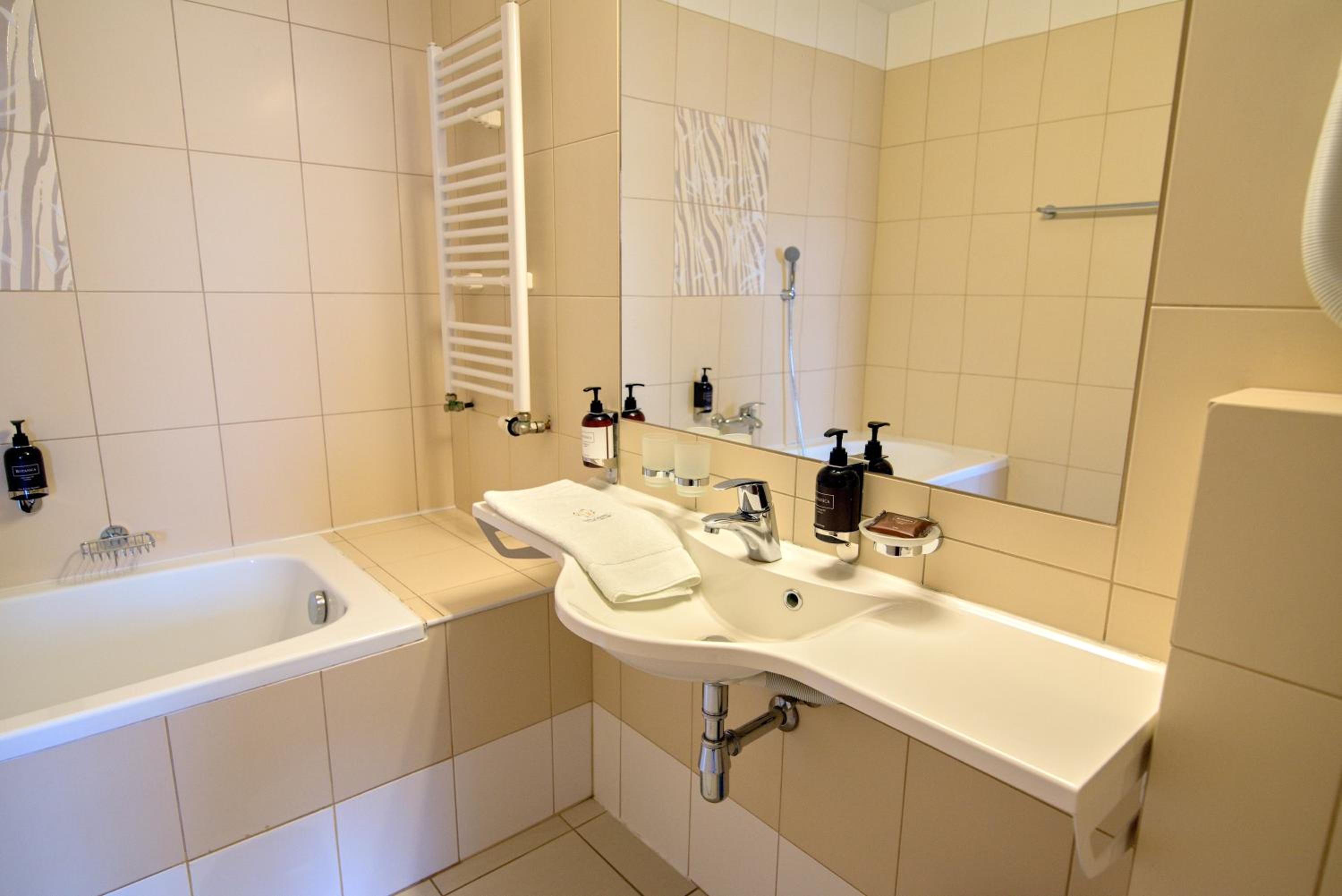 Deluxe Double Room - Photo 5