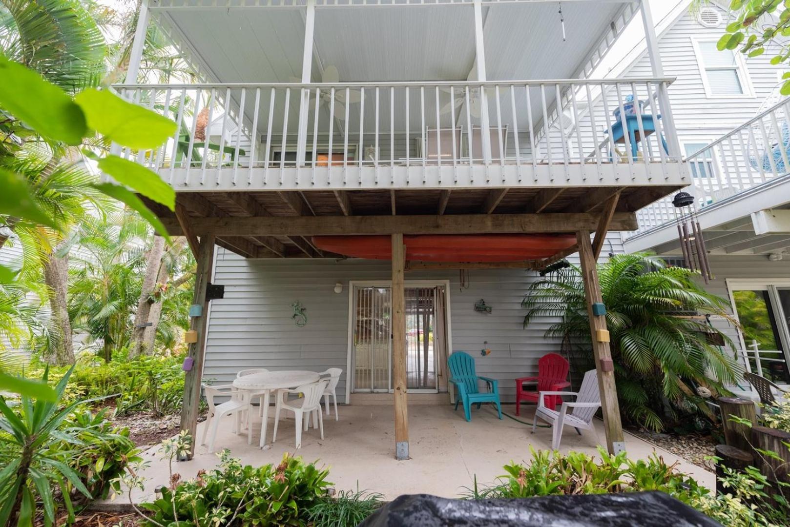 Three-Bedroom House photo 3