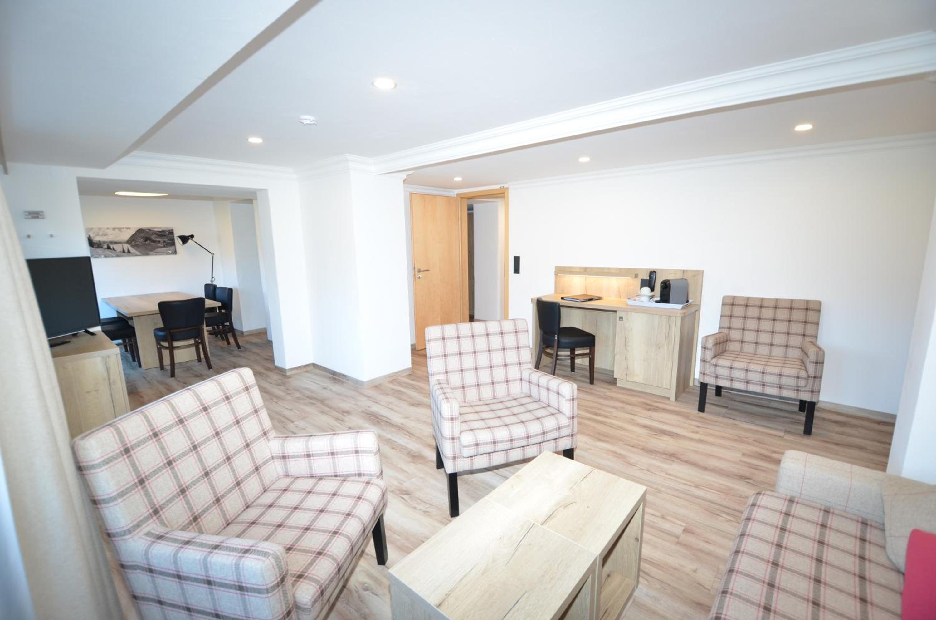 Junior Suite with Mountain View photo 3