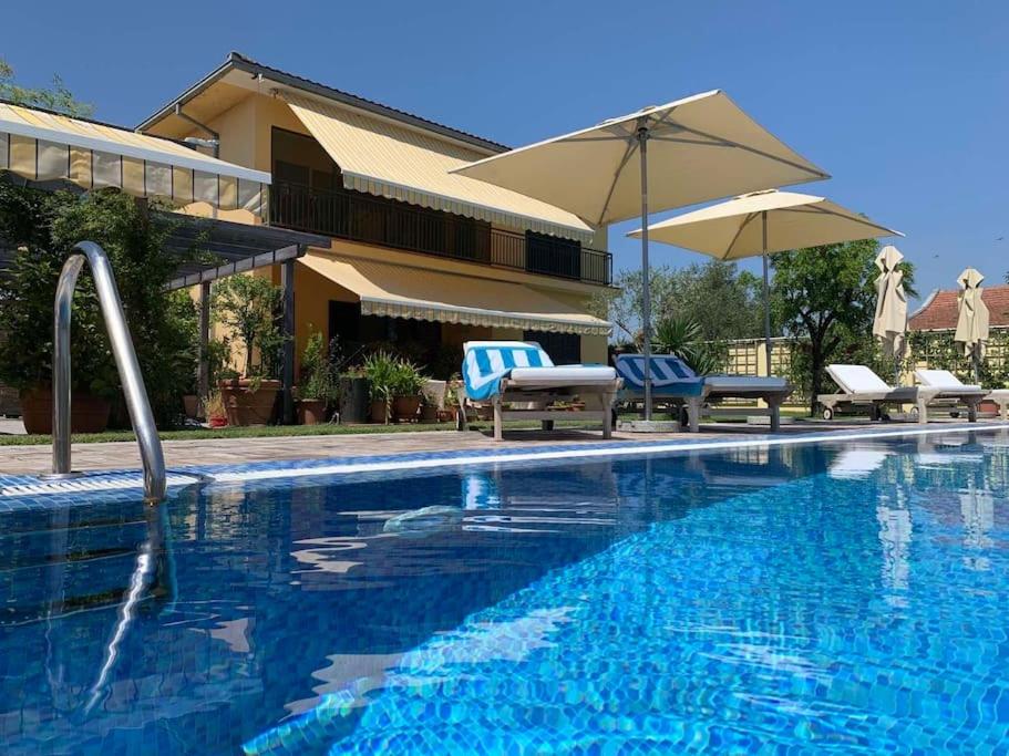Villa photo 1
