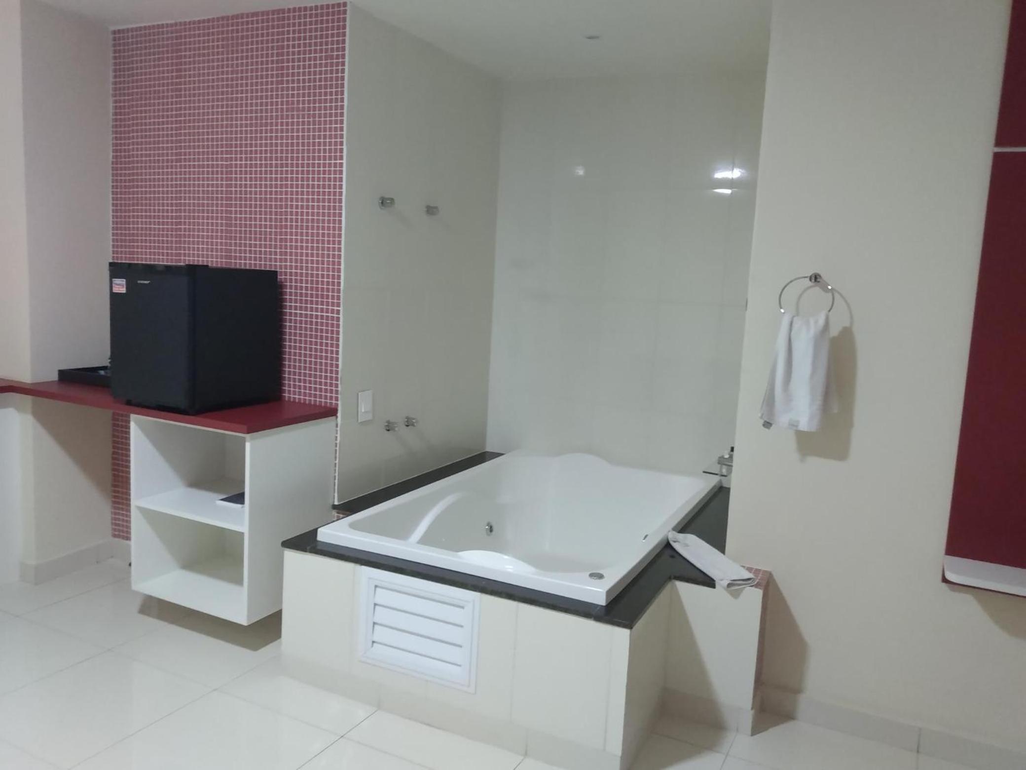 Deluxe Suite with Spa Bath photo 3